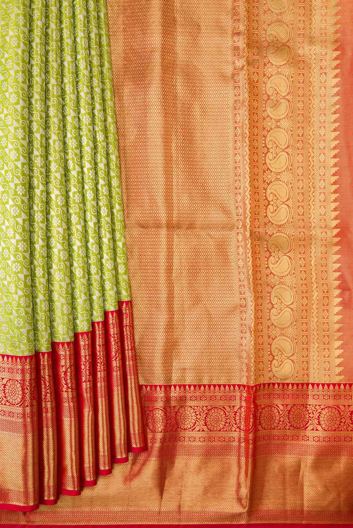 Green Dual Tone Kanchipuram Tissue Silk Saree - Image 4
