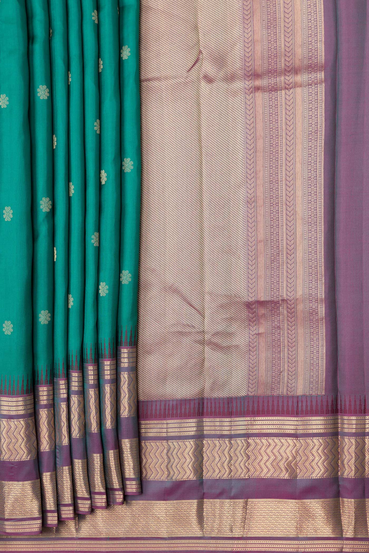 Green Kanjivaram Silk Saree - Image 4