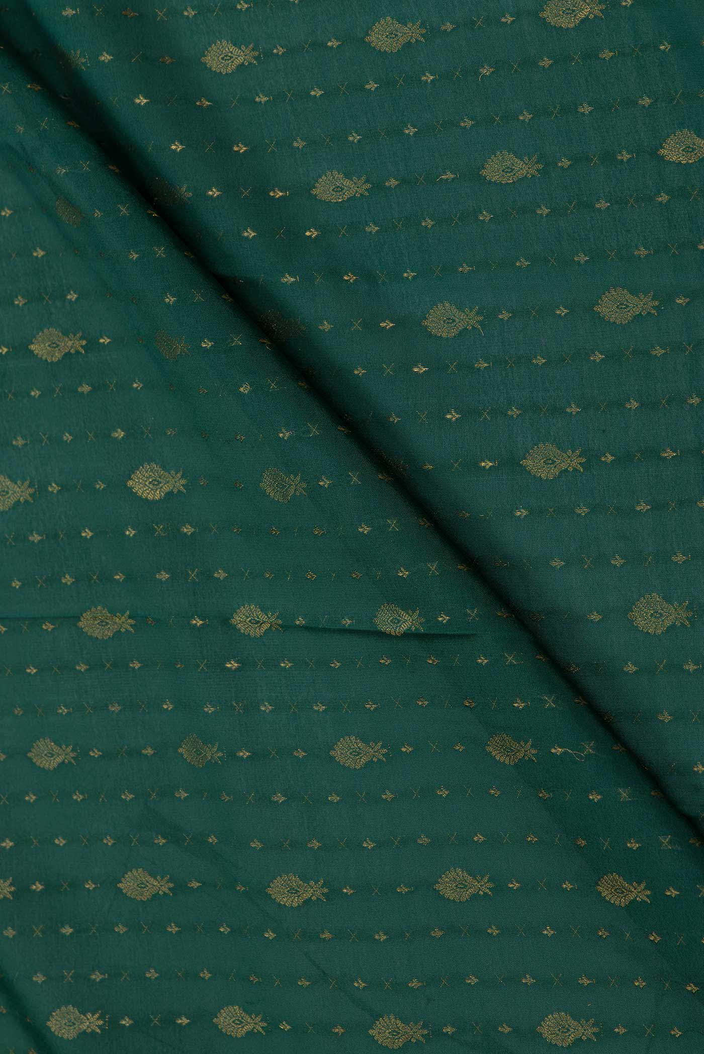 Green Dual Tone Mysore Crepe Saree - Image 2