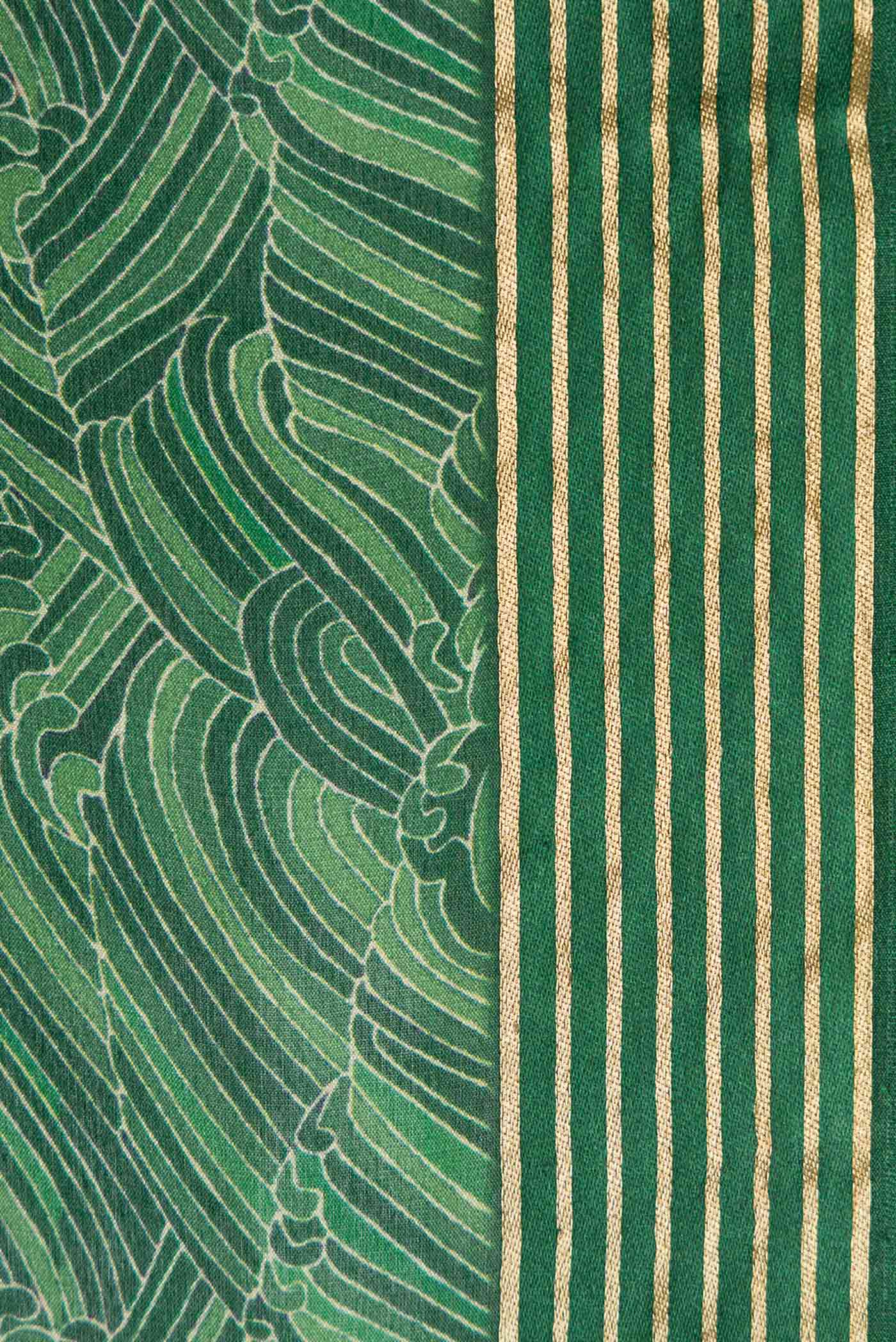 Green Dual Tone Mysore Crepe Saree - Image 3