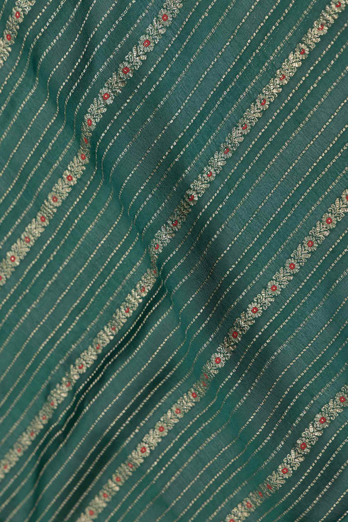 Green Dual Tone Mysore Georgette Saree - Image 2