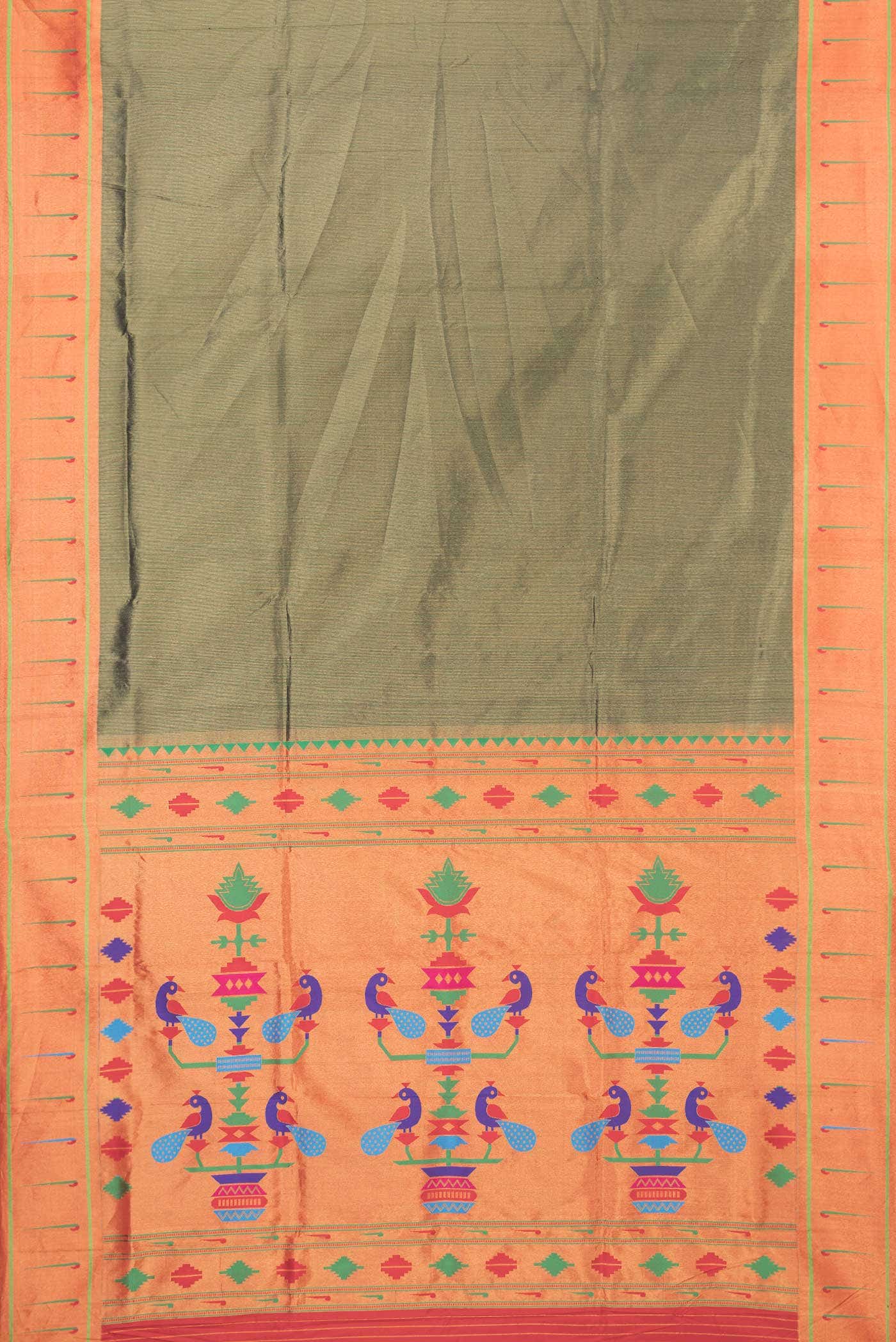 Green Dual Tone Paithani Silk Saree - Image 4