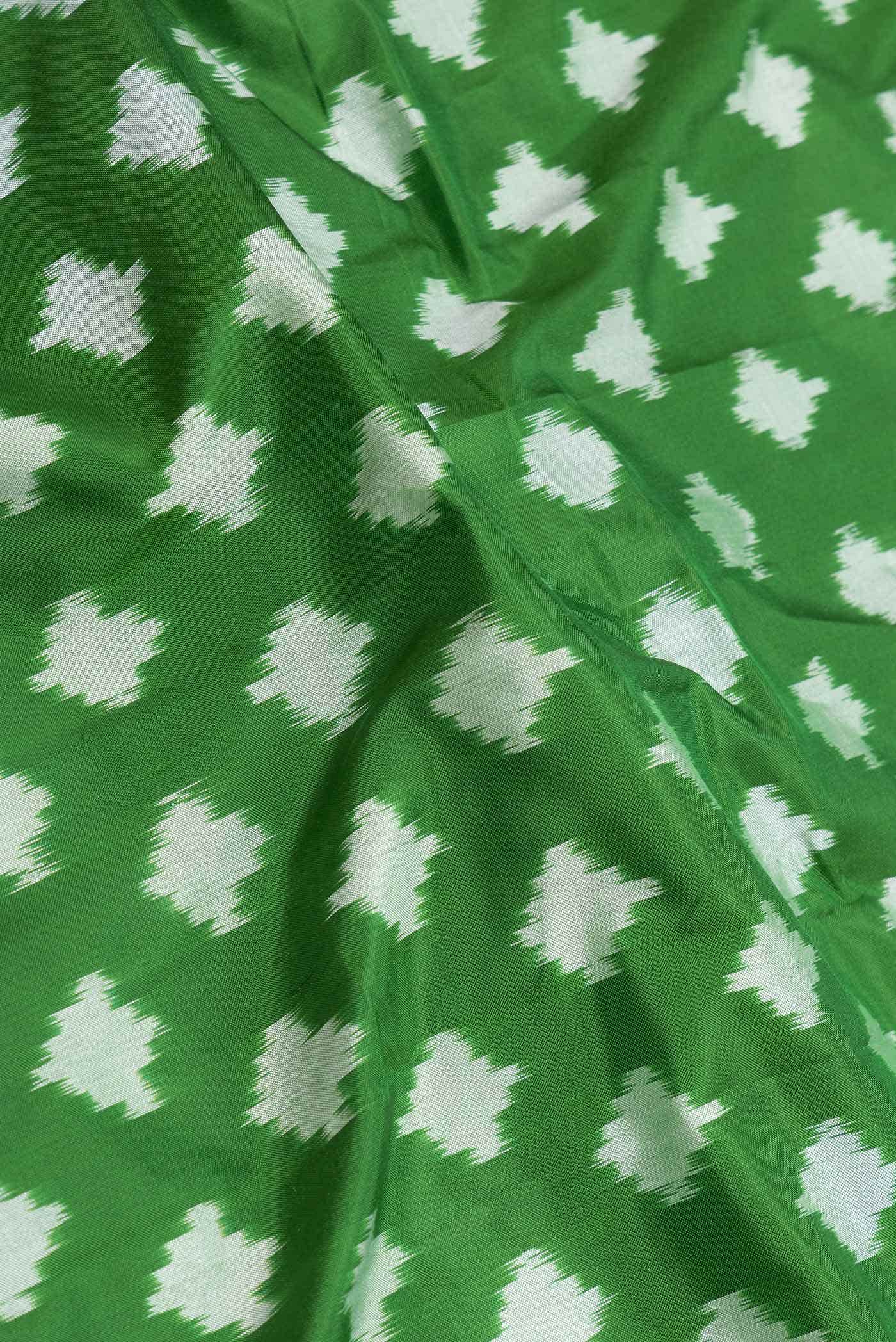 Green Dual Tone Pochampally Silk Saree - Image 2