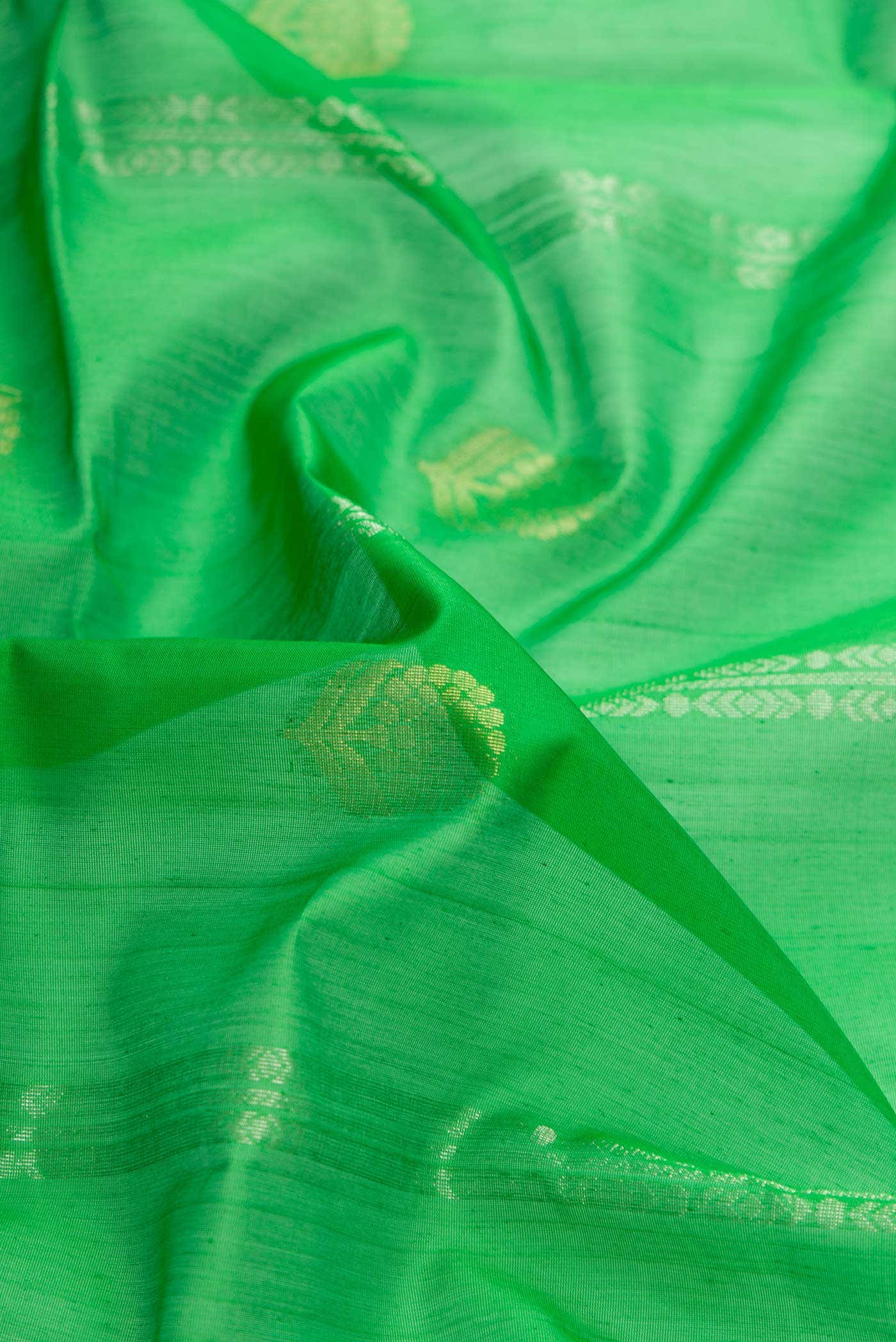 Green Dual Tone Silk Cotton Saree - Image 2