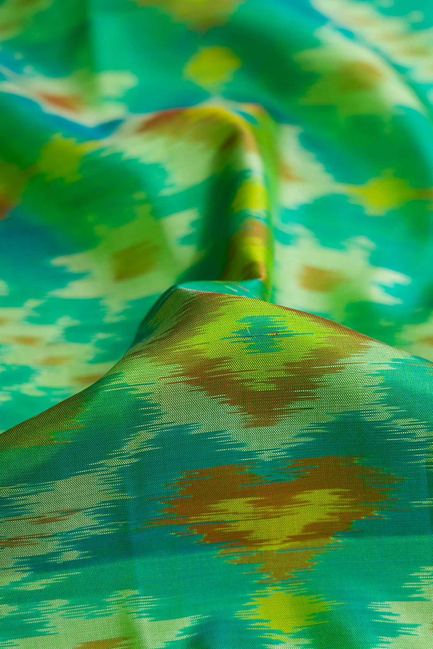 Green Soft Silk Saree - Image 2