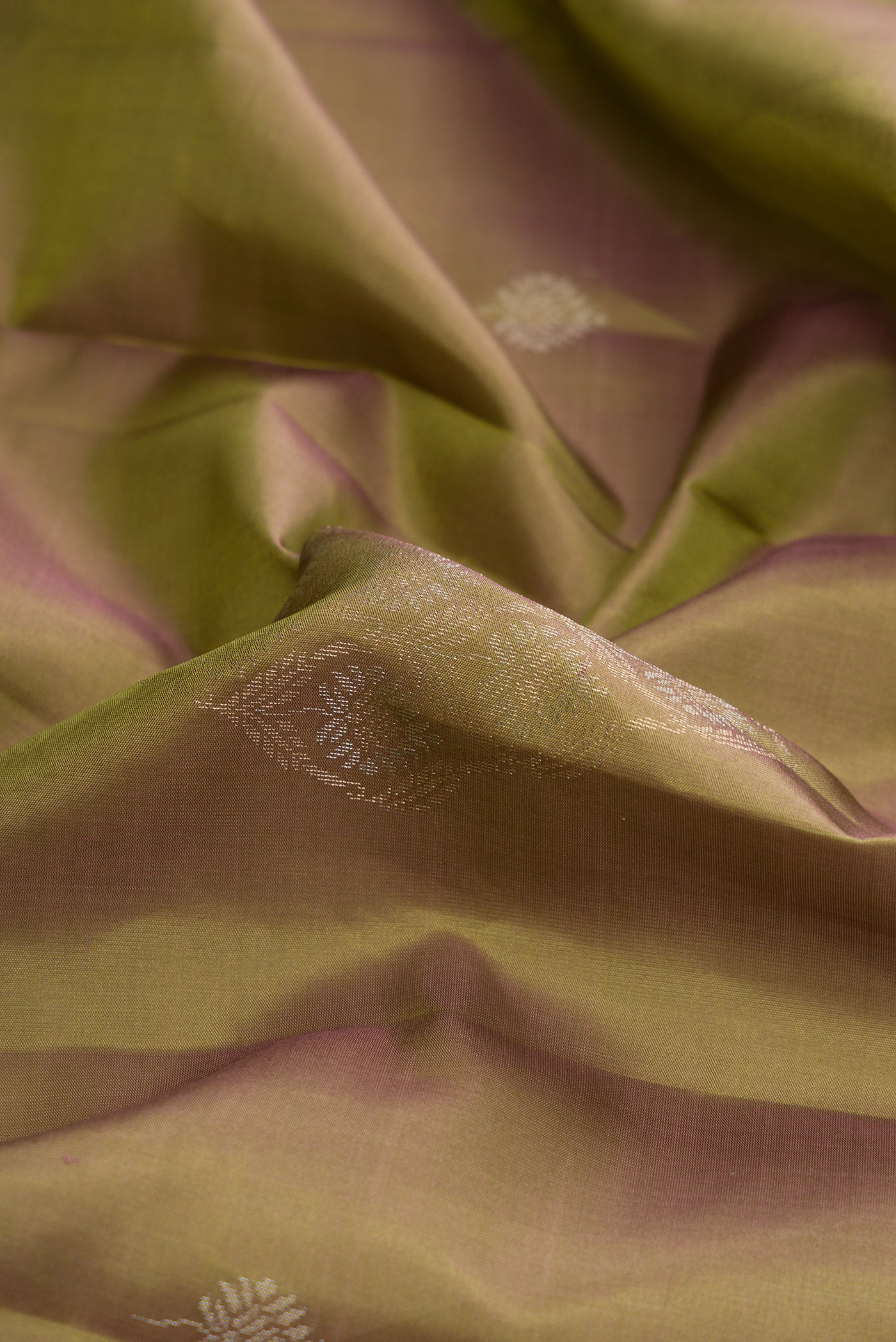 Green with Magenta Color Soft Silk Saree - Image 2