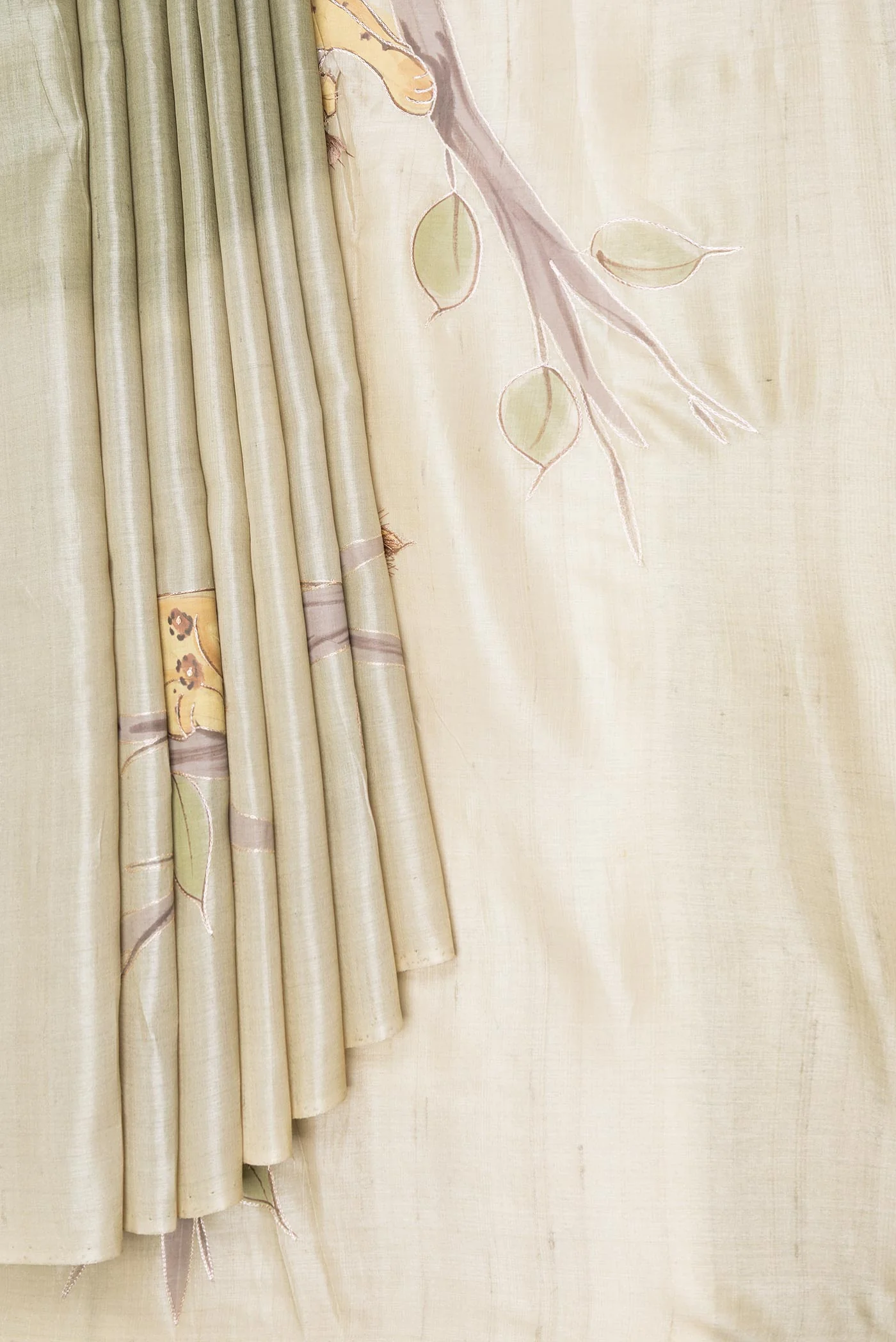 Green Dual Tone Tussar Saree - Image 4