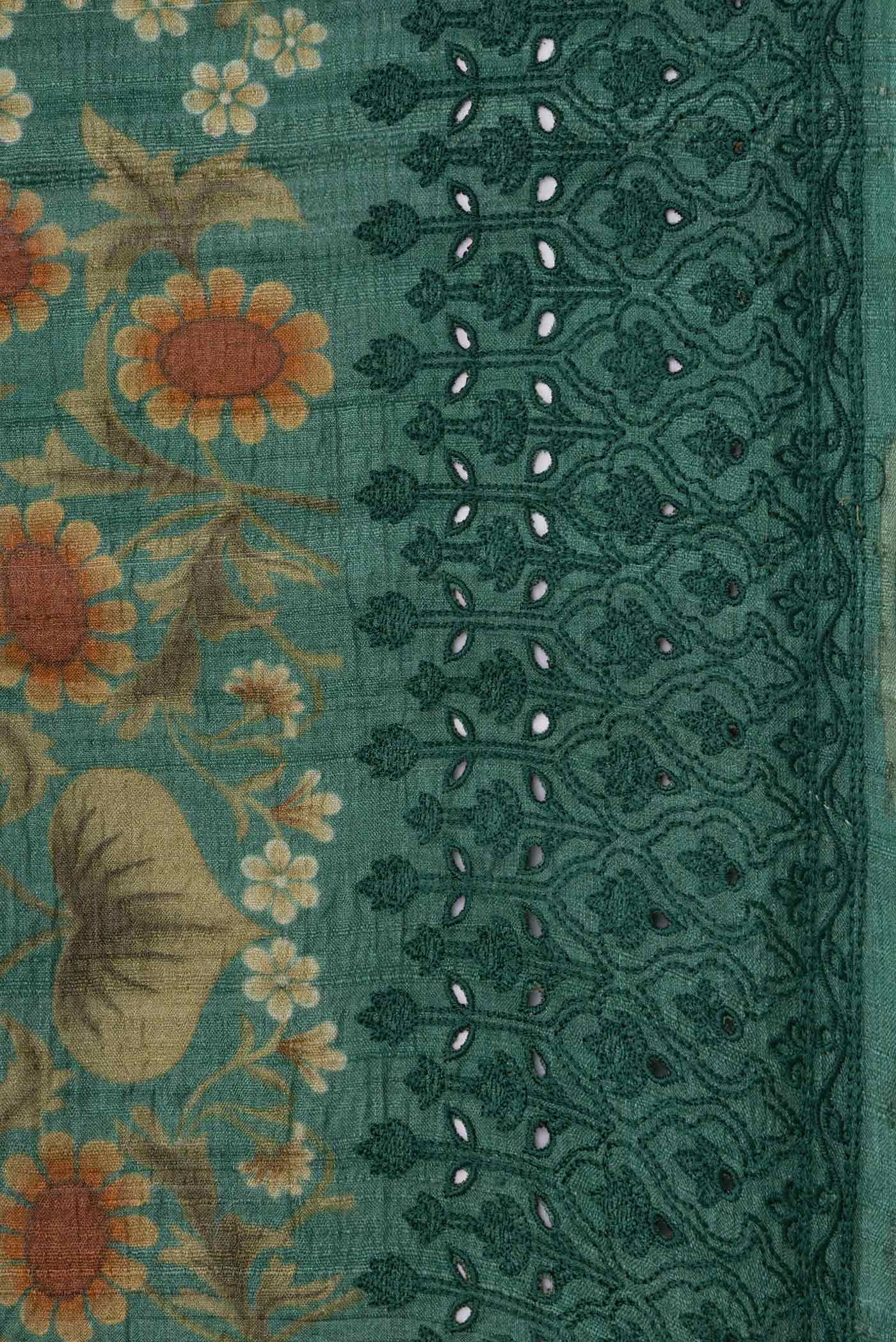Green Dual Tone Tussar Silk Saree - Image 3