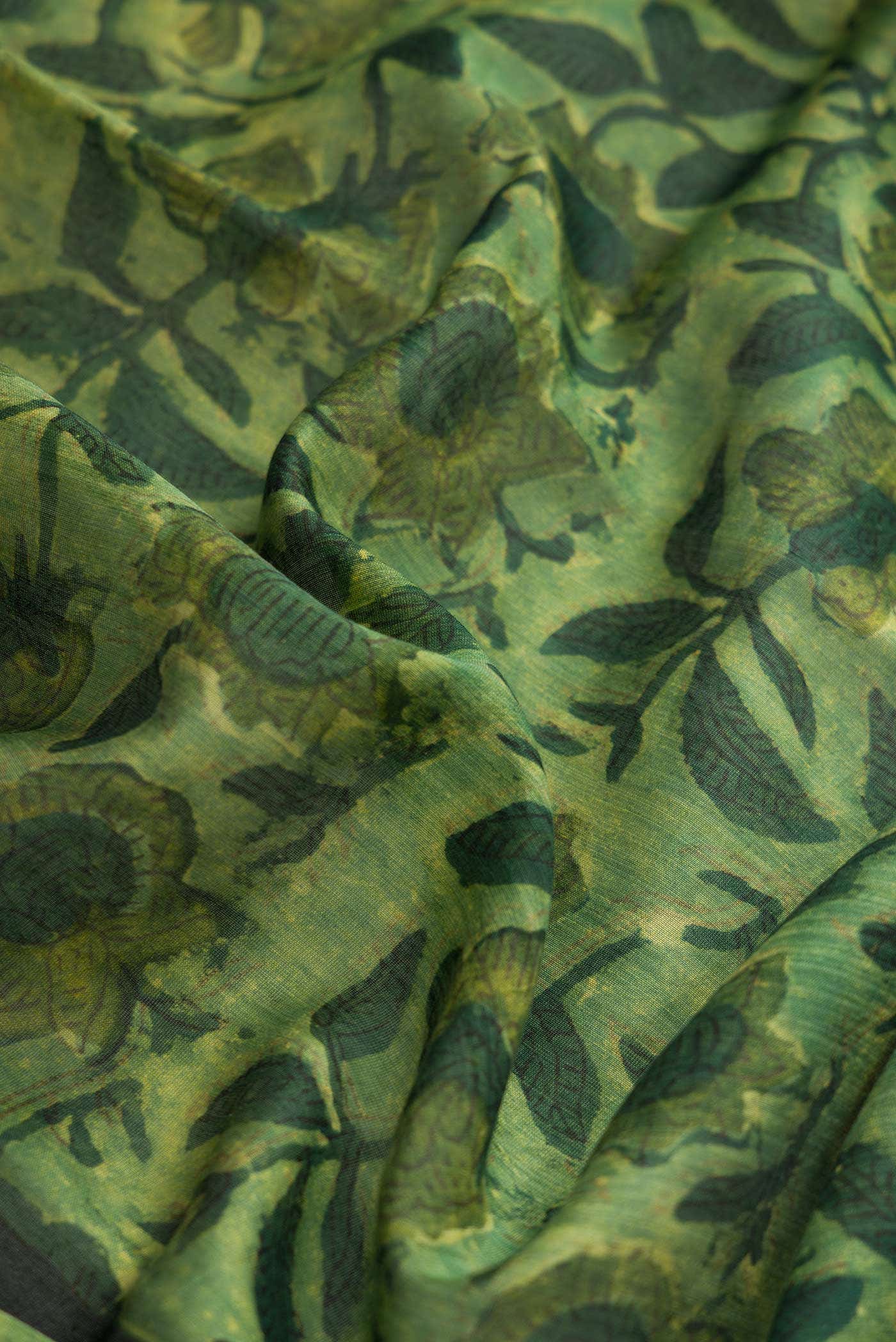 Green Dual Tone Tussar Silk Saree - Image 2