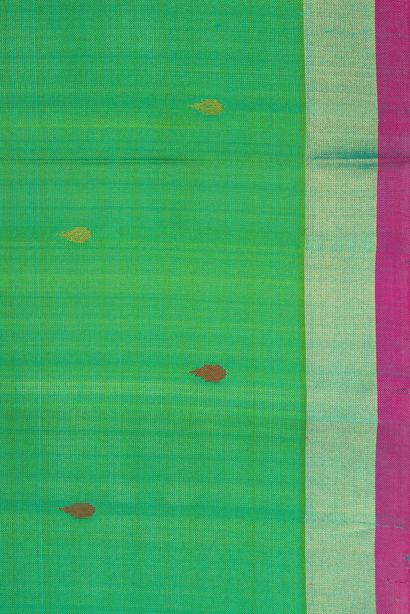 Green Dual Tone Uppada Silk Saree - Image 3