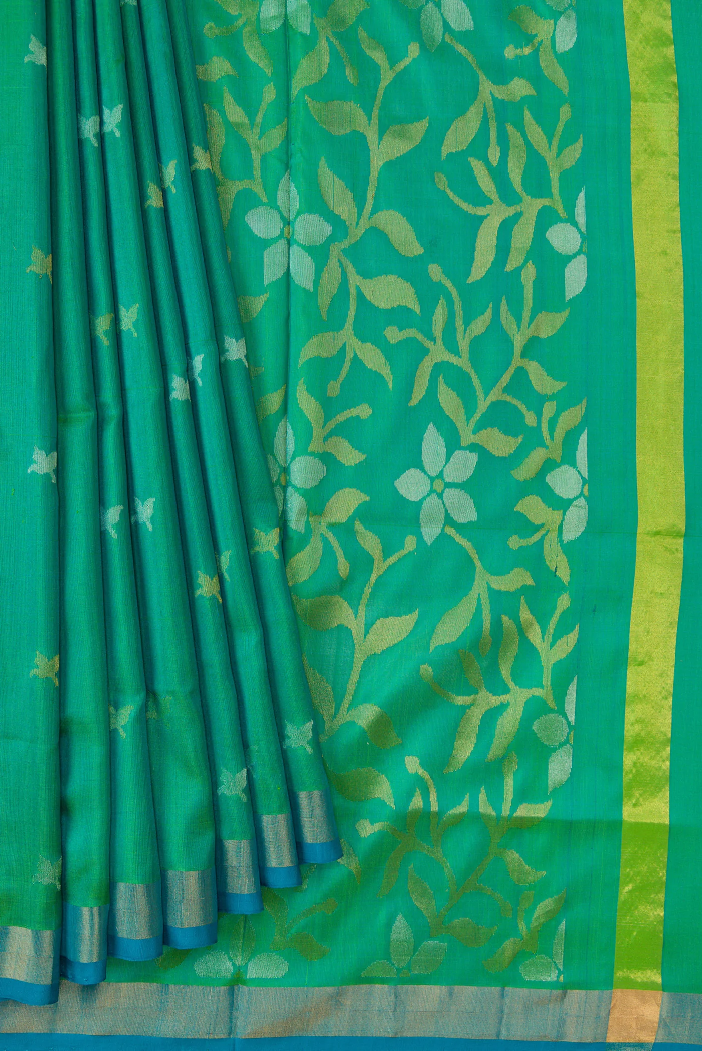Green Dual Tone Uppada Silk Saree - Image 4