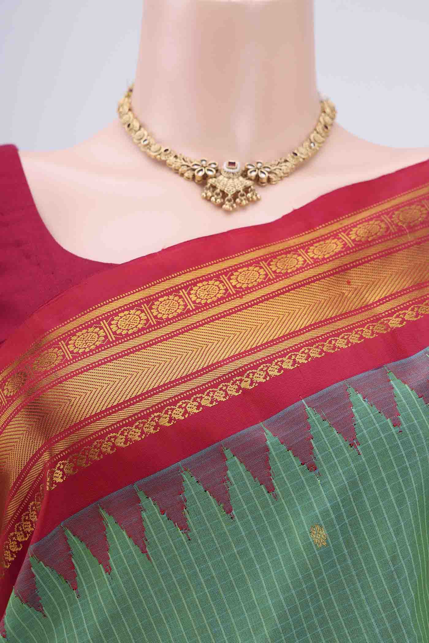 Green Gadwal Silk Cotton Saree - Image 2
