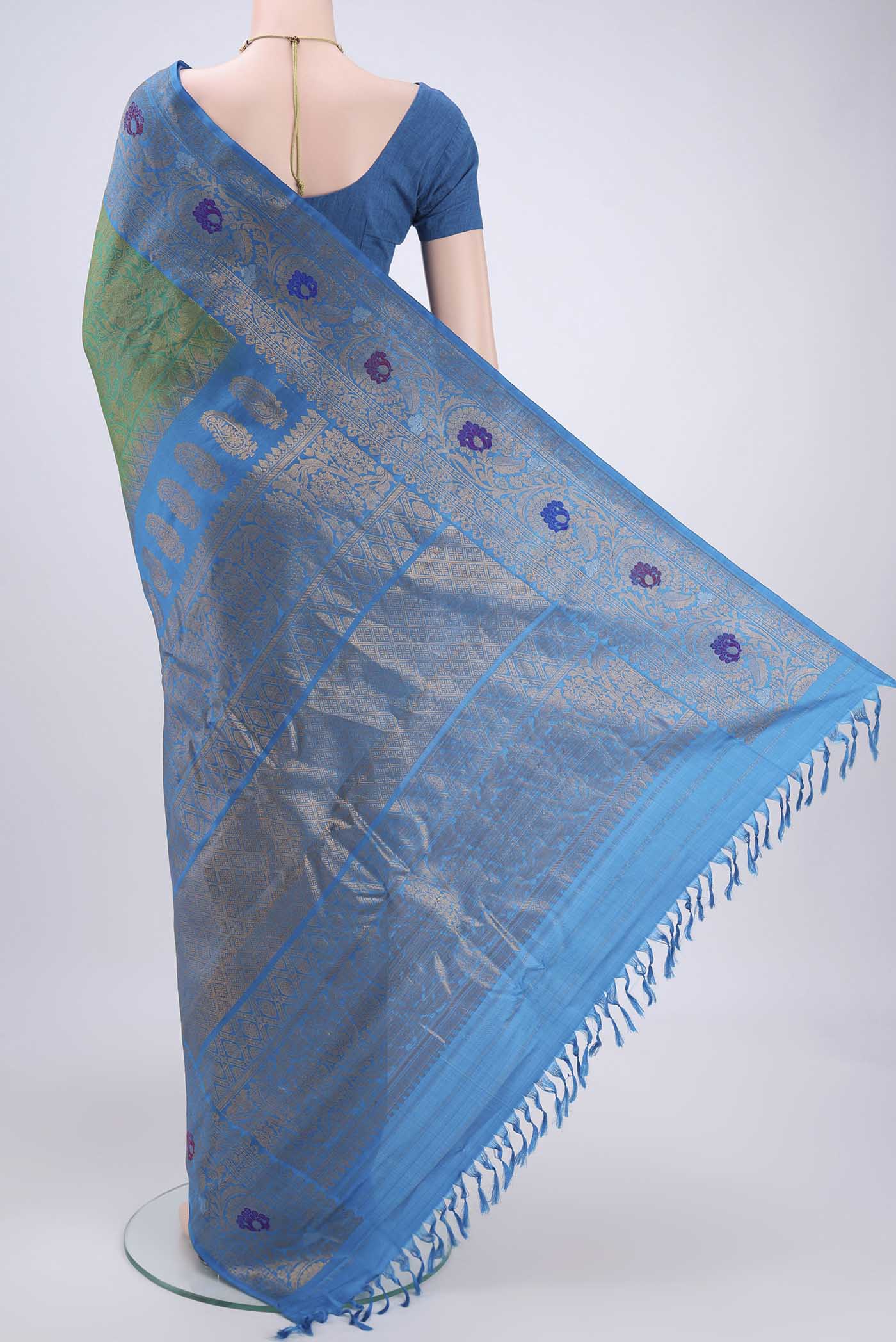 Green with Blue Color Gadwal Silk Saree - Image 3