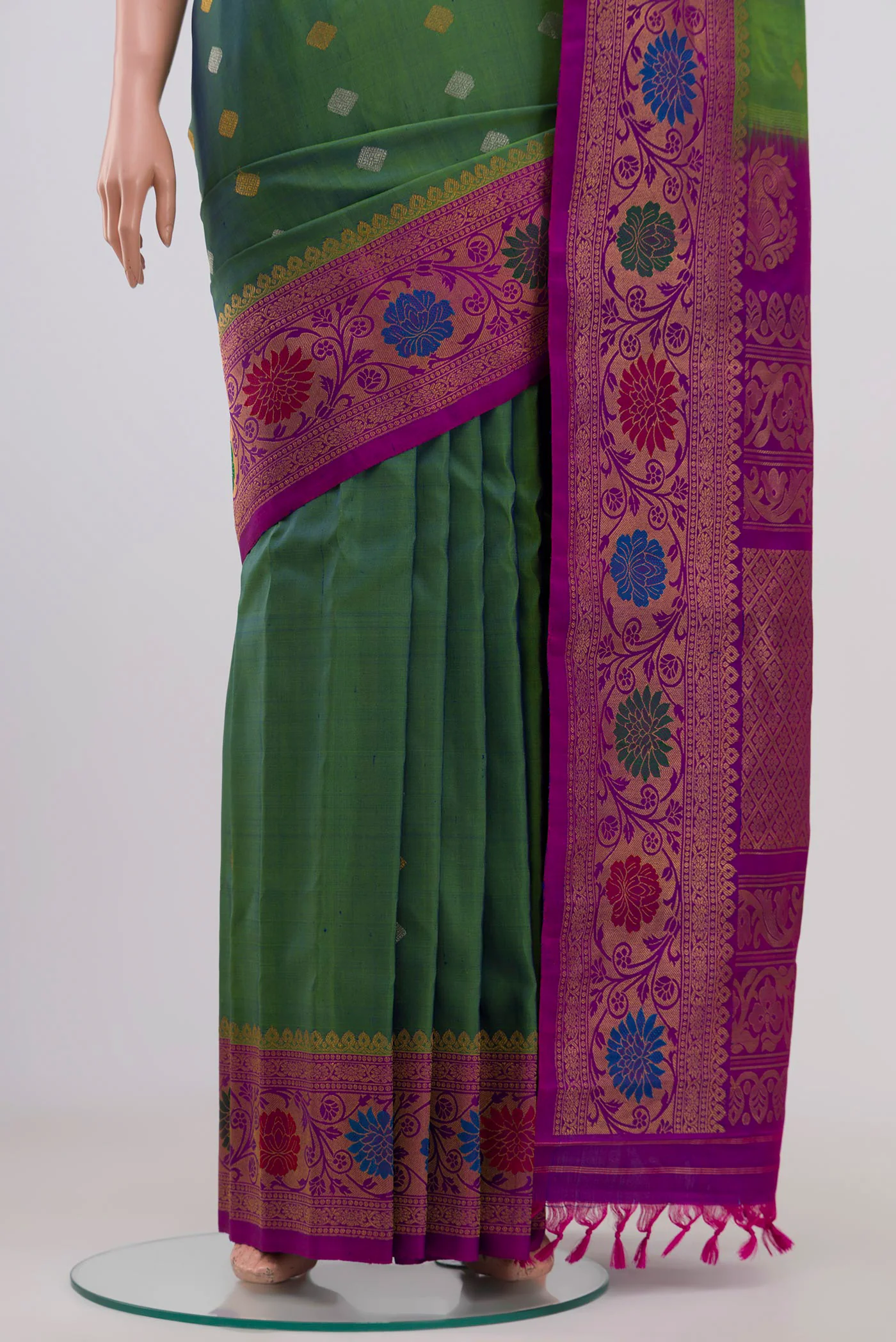 Green with Blue Color Gadwal Silk Saree - Image 3