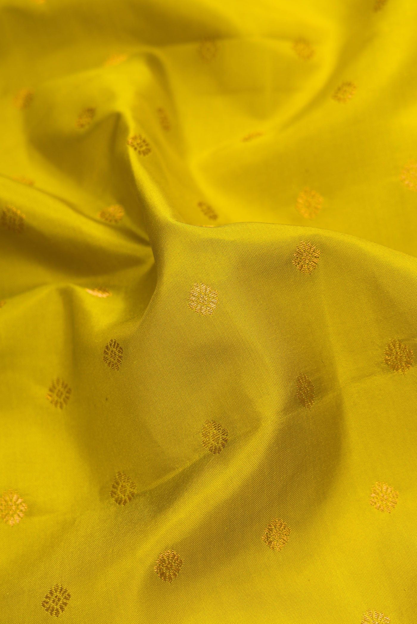 Green Gadwal Silk Saree - Image 2