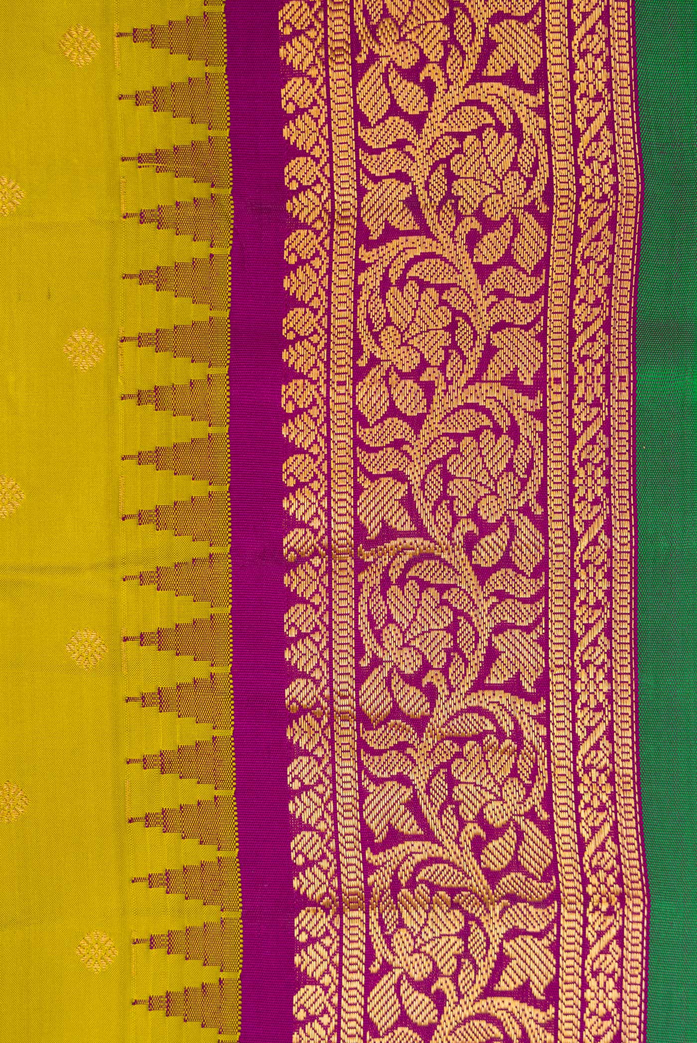 Green Gadwal Silk Saree - Image 3