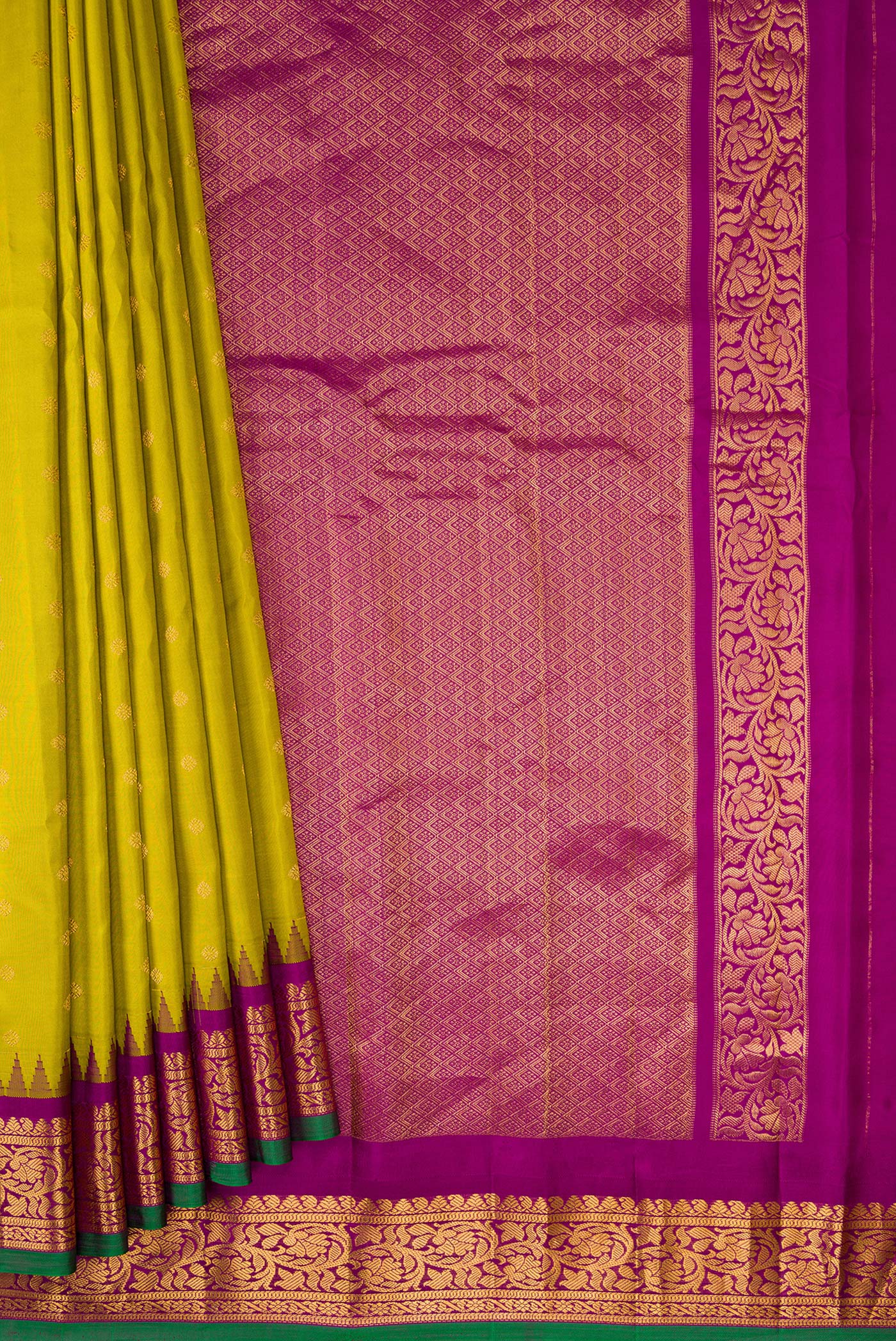 Green Gadwal Silk Saree - Image 4