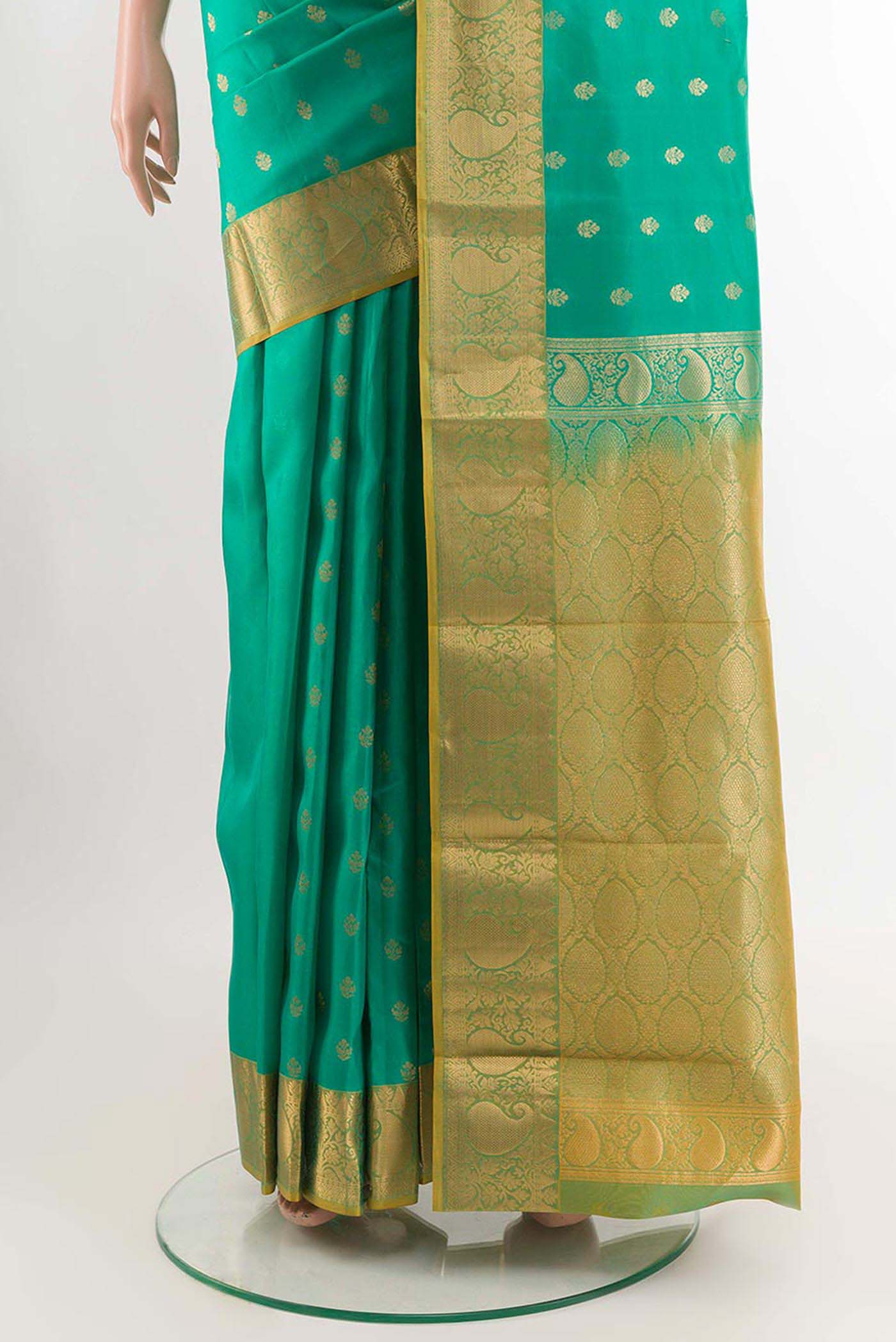 Green Kanjivaram Silk Saree - Image 3