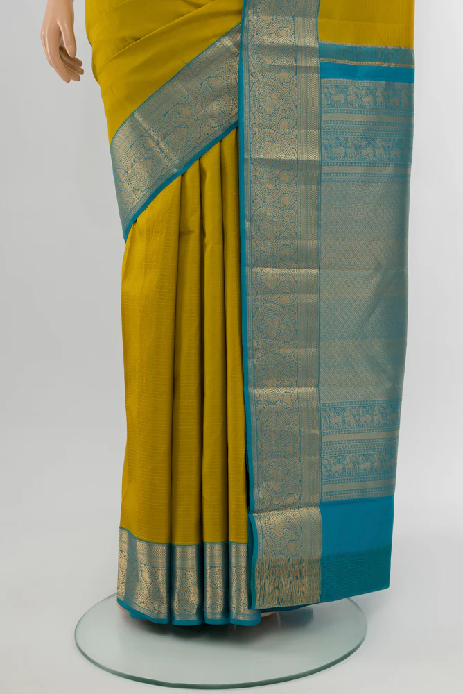 Green Kanchipuram Silk Saree - Image 3
