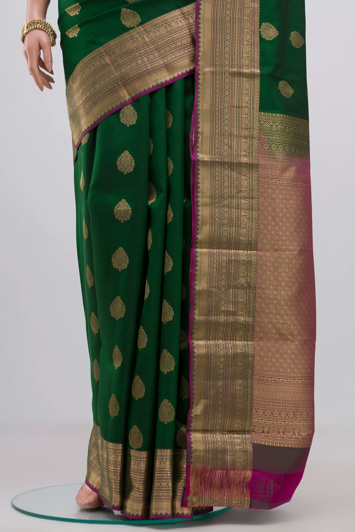 Green Kanjivaram Silk Saree - Image 3