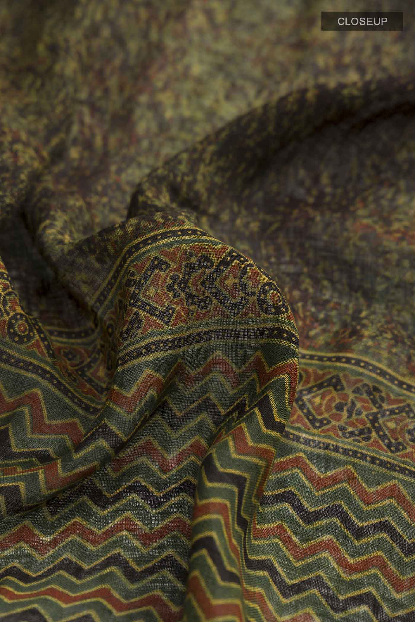 Green Linen Saree - Image 2