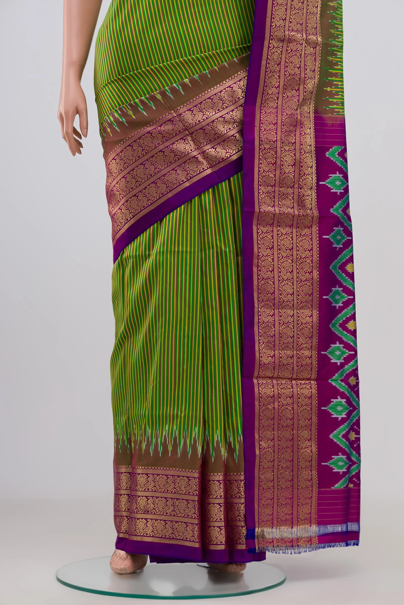 Green Pochampally Silk Saree - Image 3