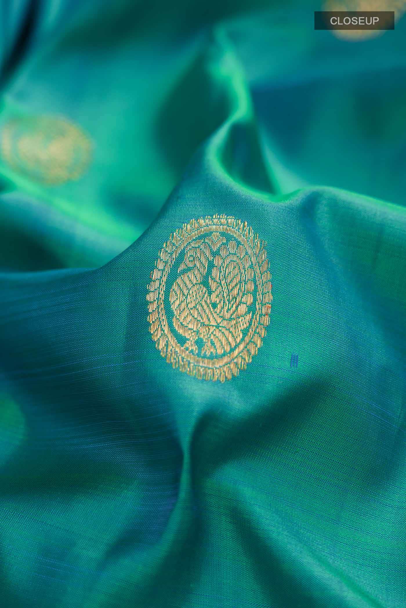 Green with Blue Dual Tone Kanjivaram Silk Saree - Image 3