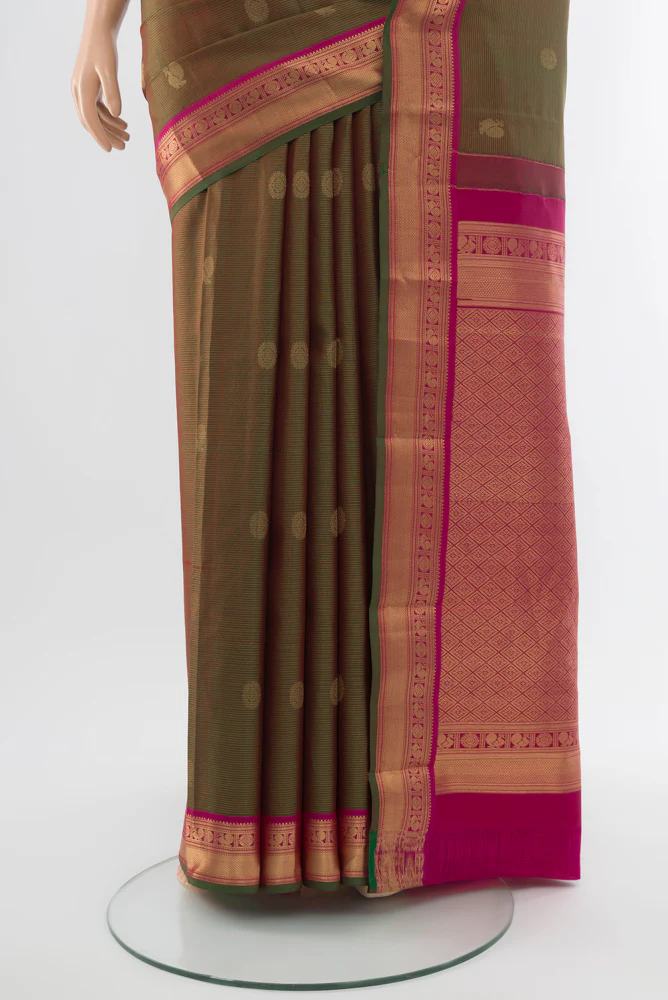 Green with Pink Color Kanchipuram Silk Saree - Image 3
