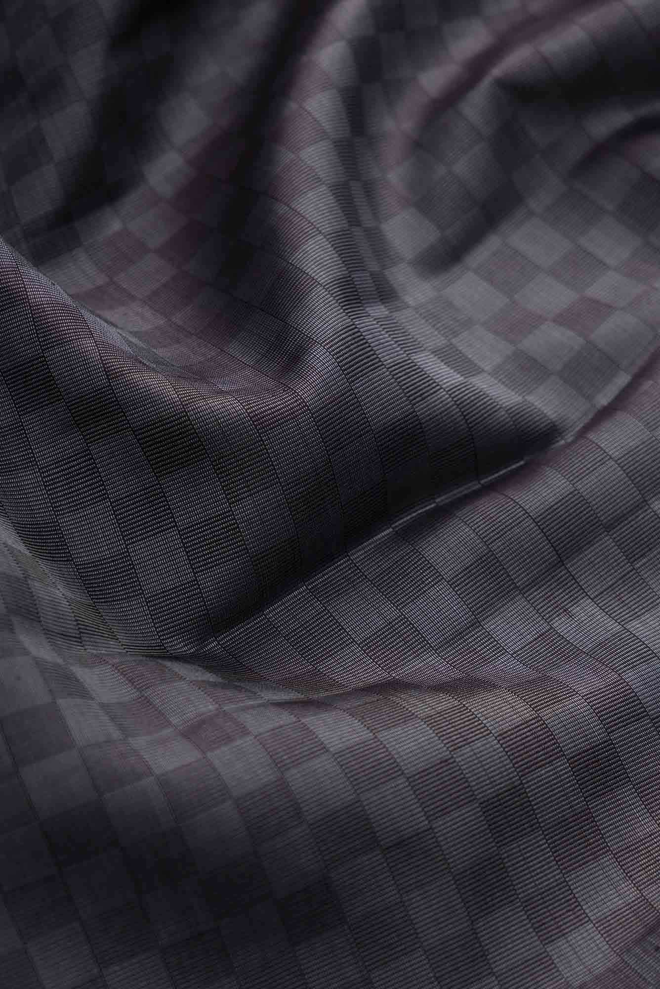Pure Silk Pure Zari Grey and Black Dual Tone Kanjivaram Saree - Image 3