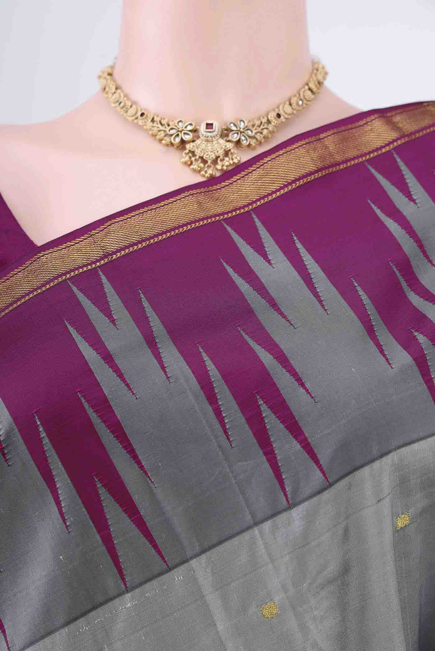 Grey Blended Bangalore Silk Saree - Image 2