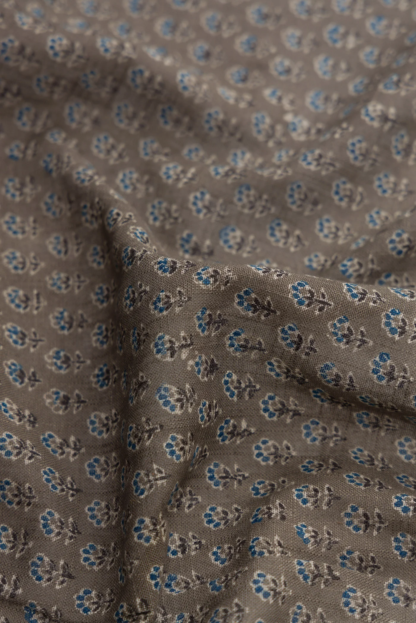 Grey Linen Cotton Saree - Image 2