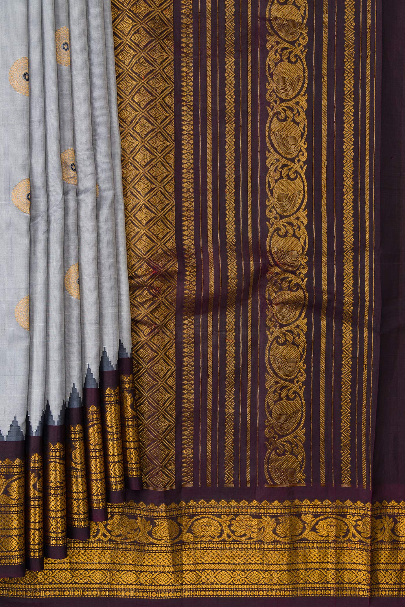 Grey Gadwal Silk Saree - Image 4