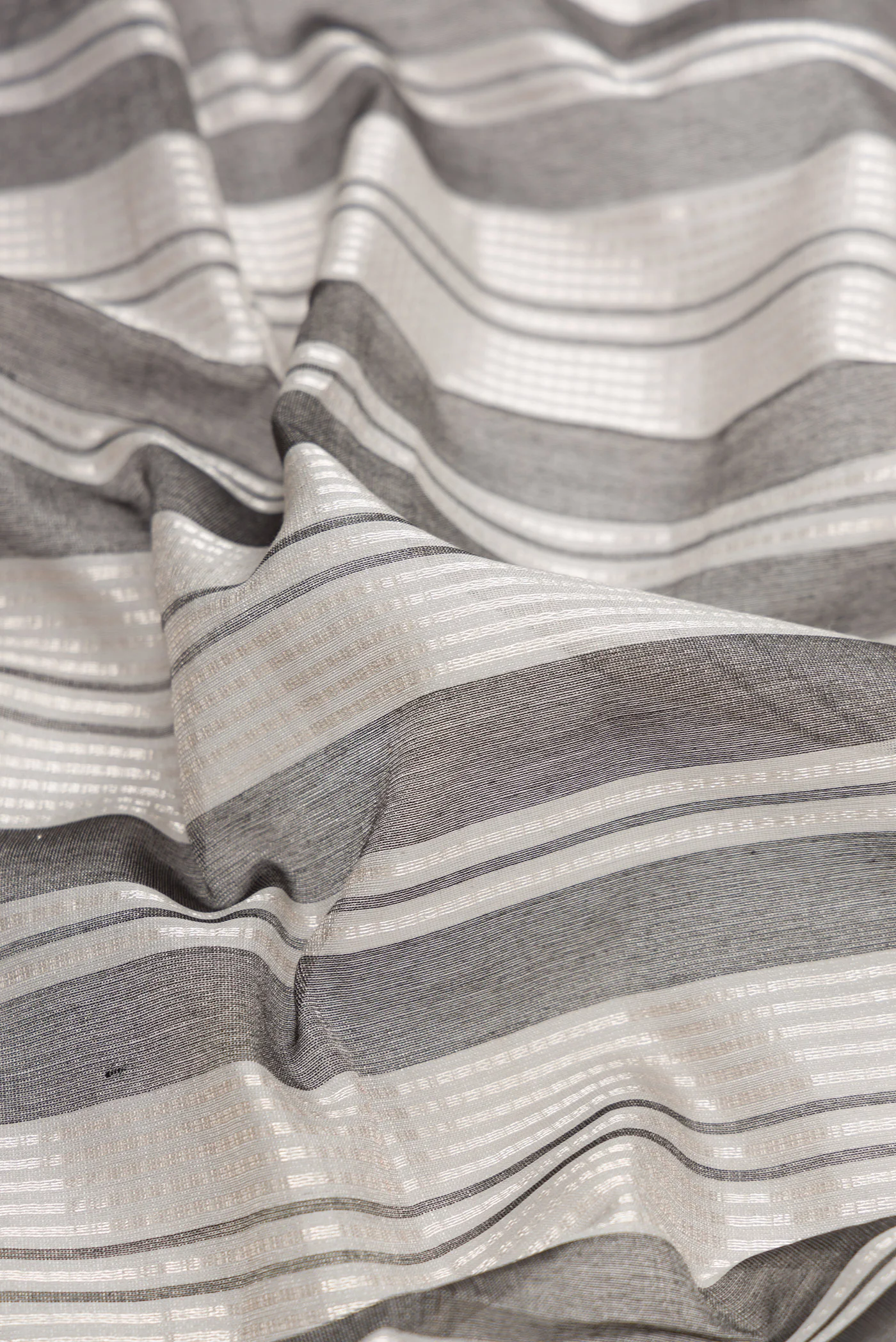 Grey Tussar Silk Saree - Image 2