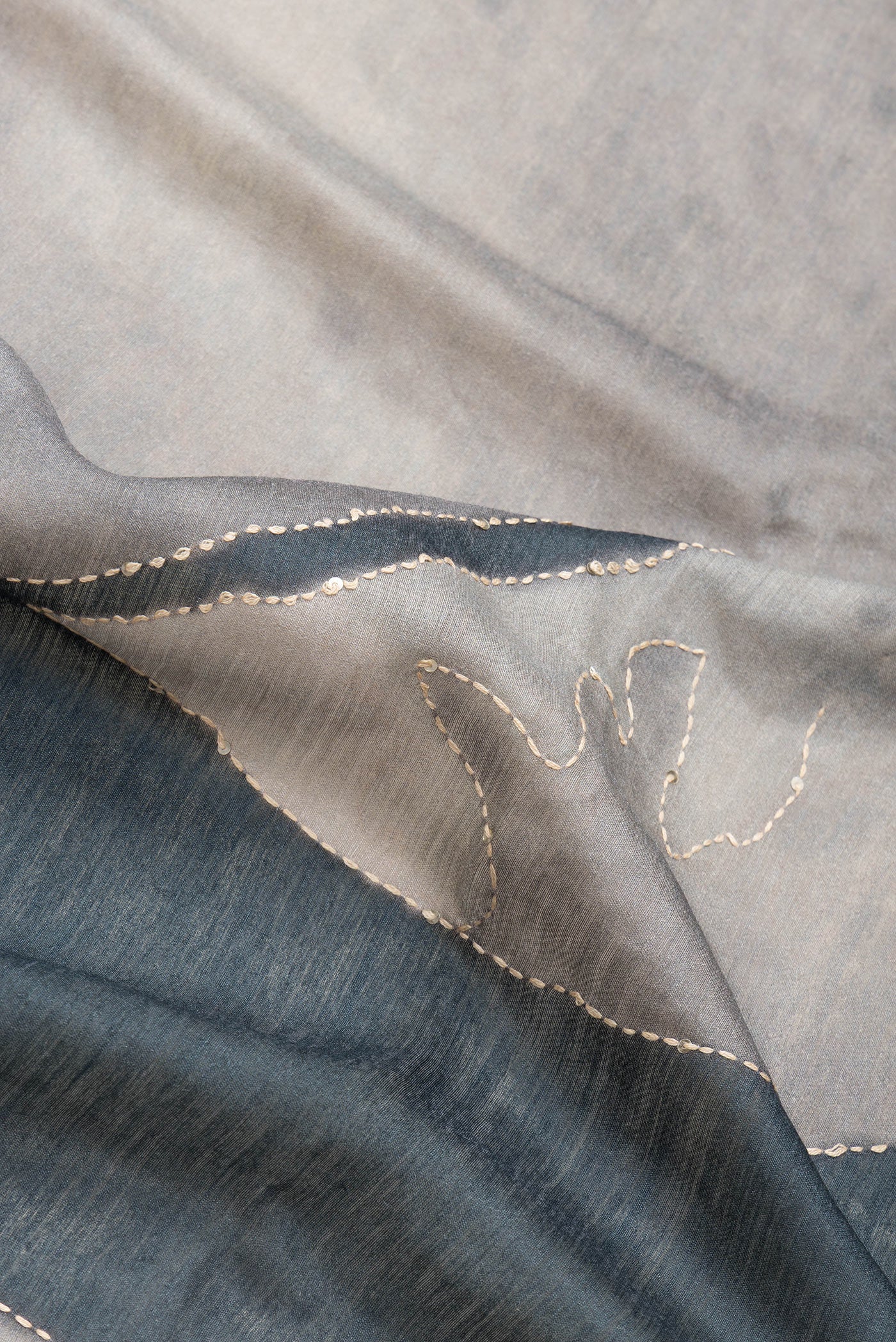 Grey Dual Tone Tussar Silk Saree - Image 2