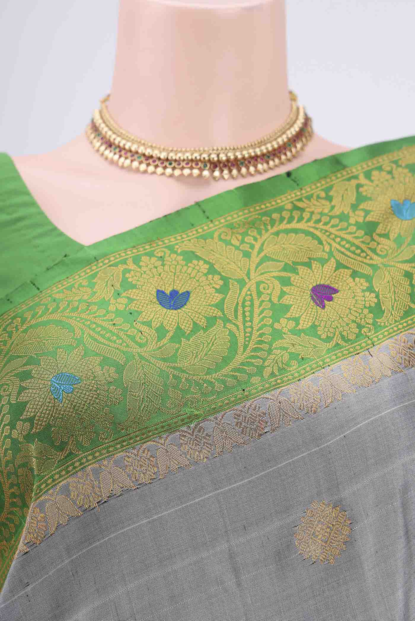 Grey Gadwal Silk Saree - Image 2