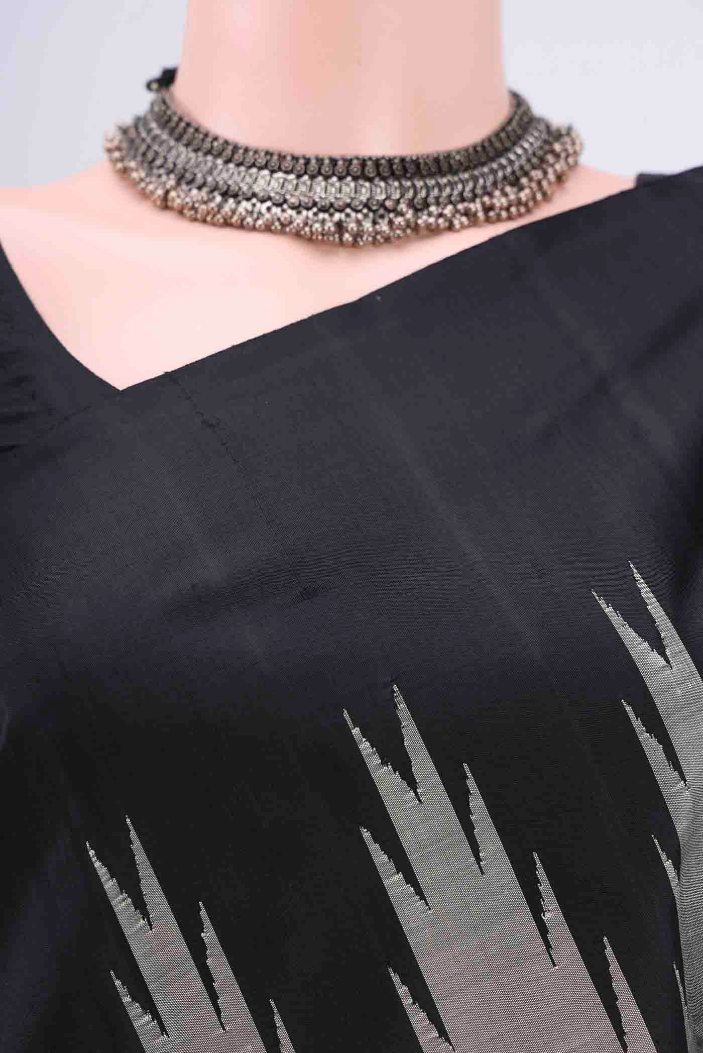 Grey Kanchipuram Saree - Image 2