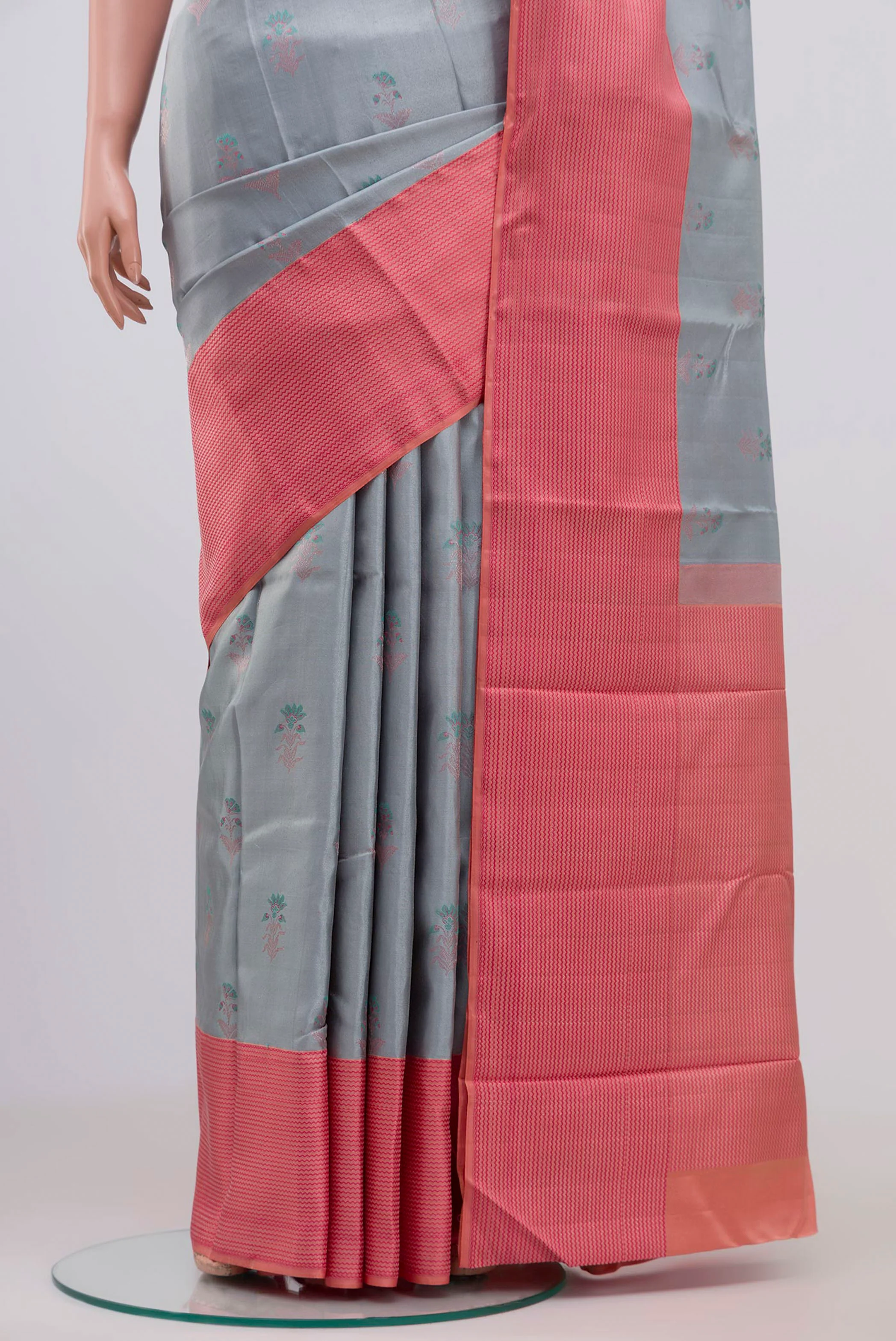 Grey Kanchipuram Silk Saree - Image 3