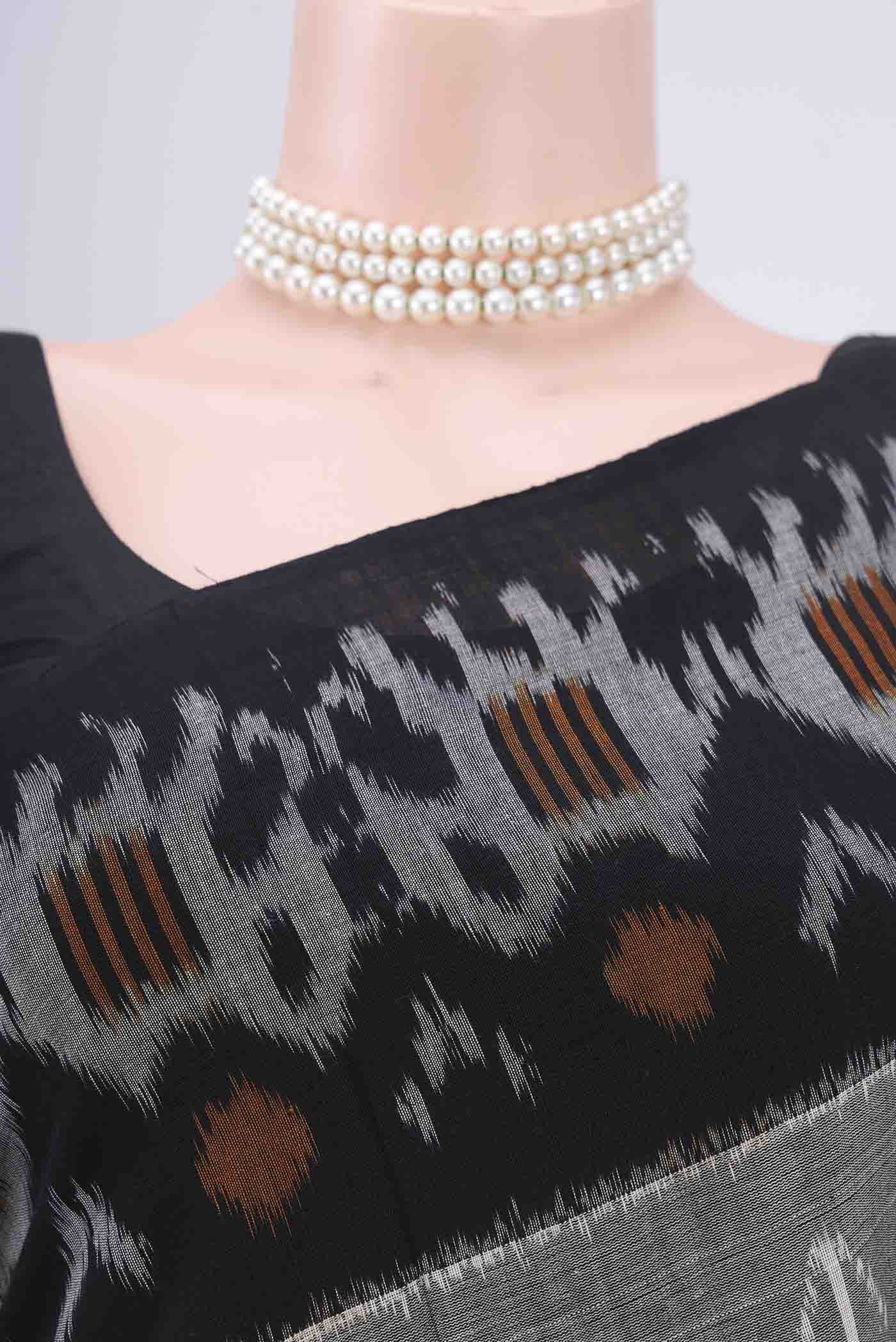 Grey Pochampally Cotton Saree - Image 2