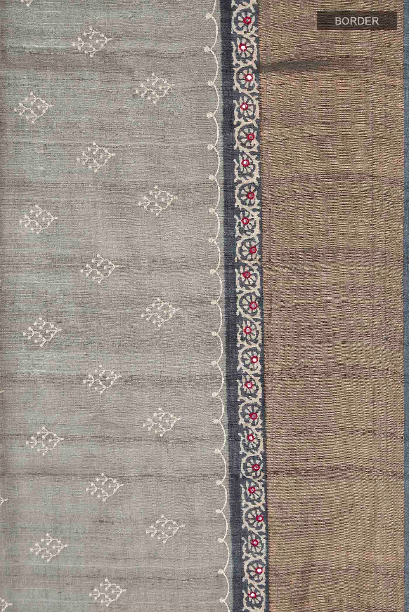 Grey Tussar Silk Saree - Image 3