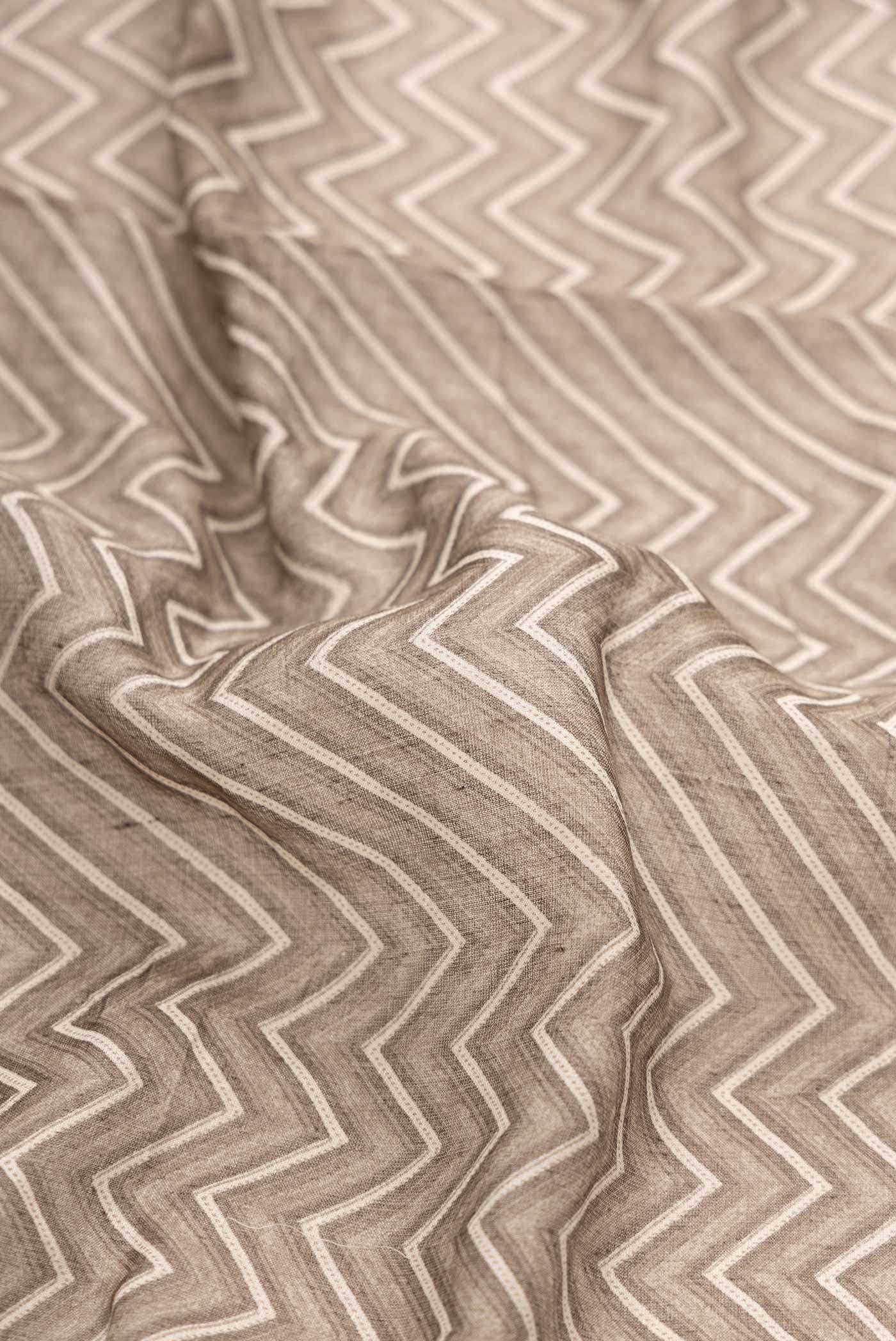 Grey Tussar Silk Saree - Image 2