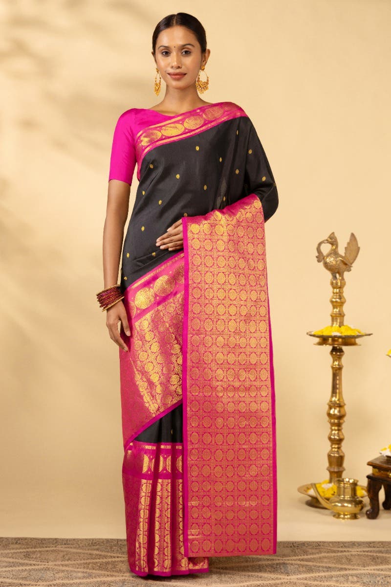 Kanmani-Black Kanchipuram Silk Saree - Image 2