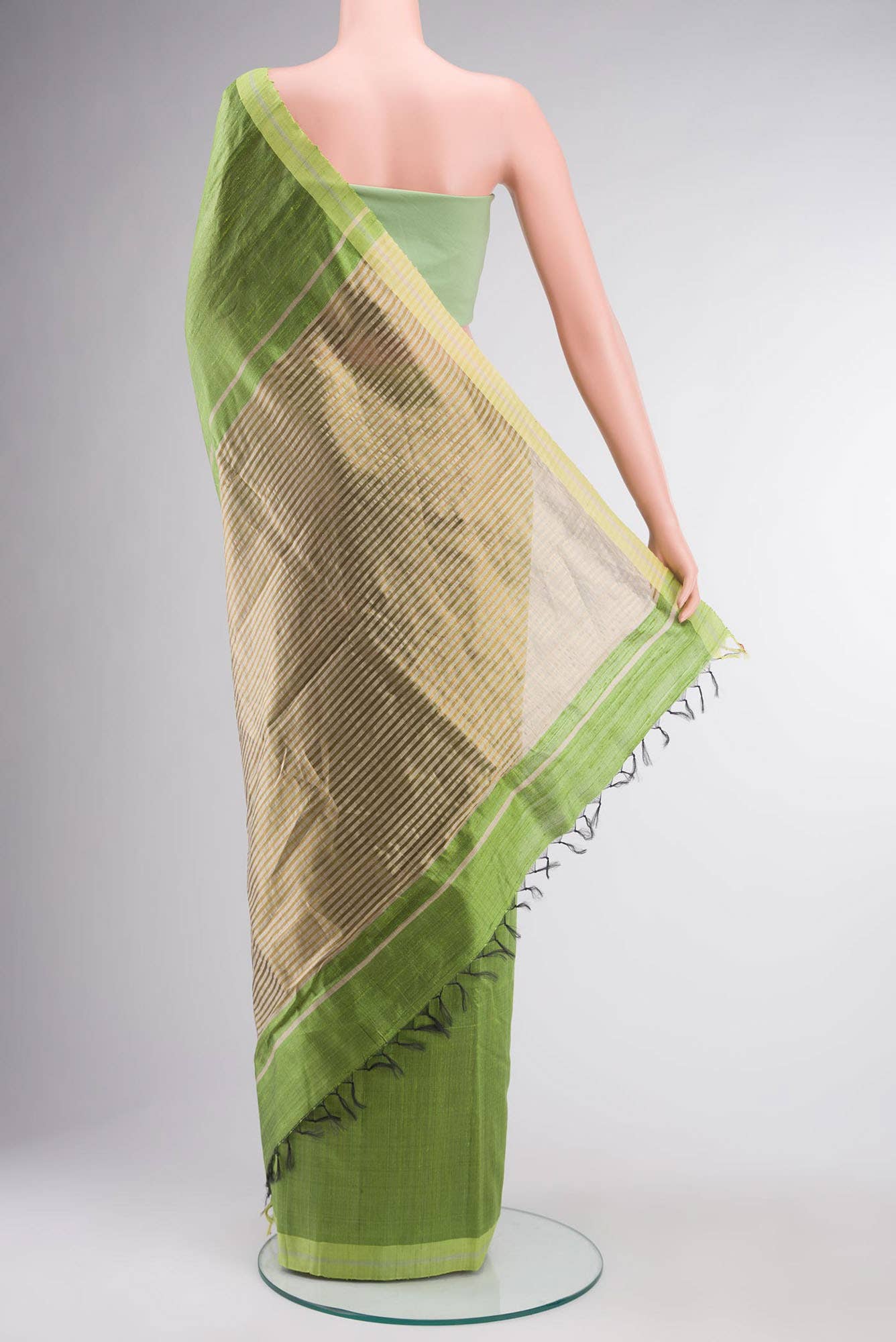 Kruti-Green Bhagalpuri Tussar Silk Saree - Image 10