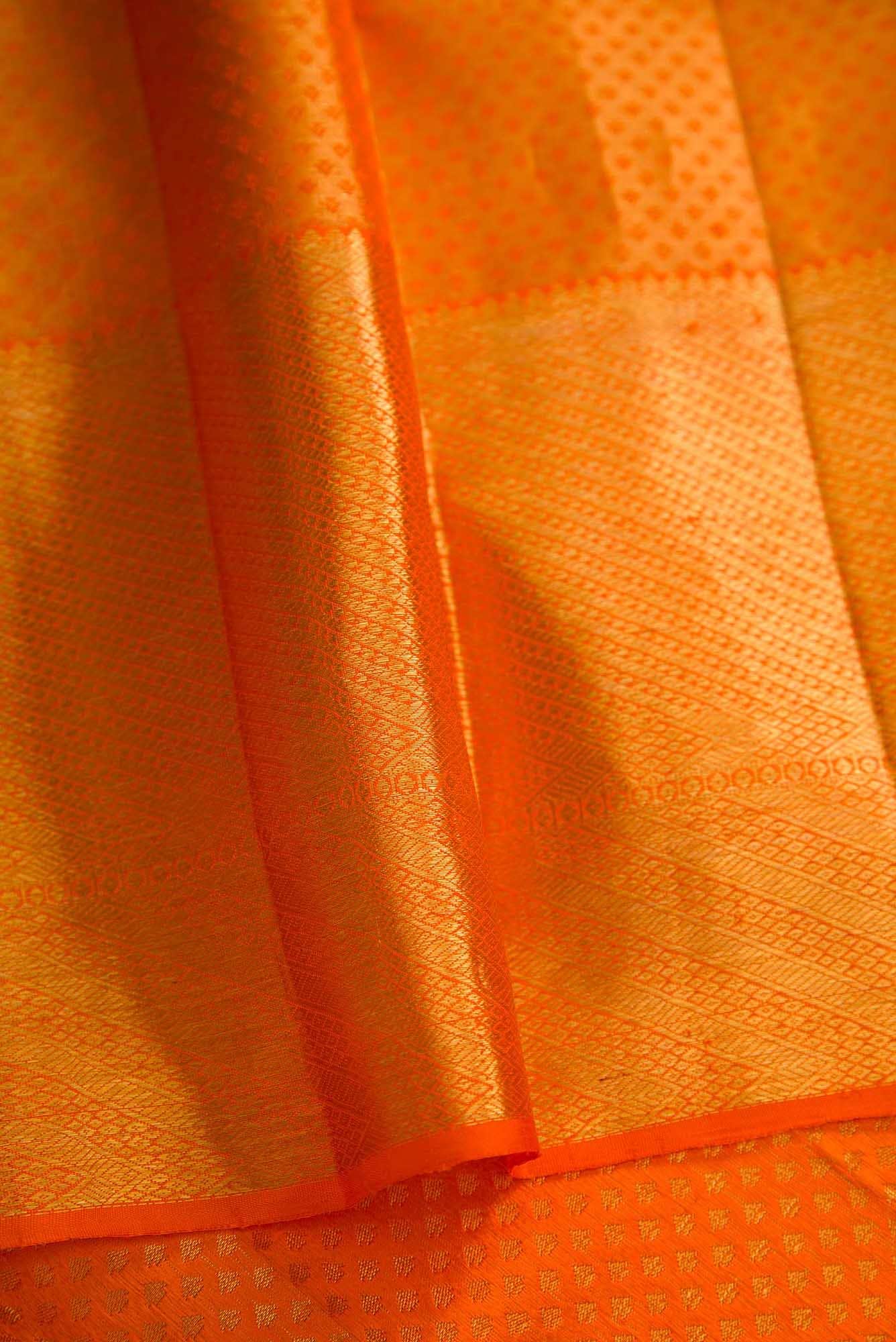 Lavender Dual Tone Kanjivaram Tissue Silk Saree - Image 6