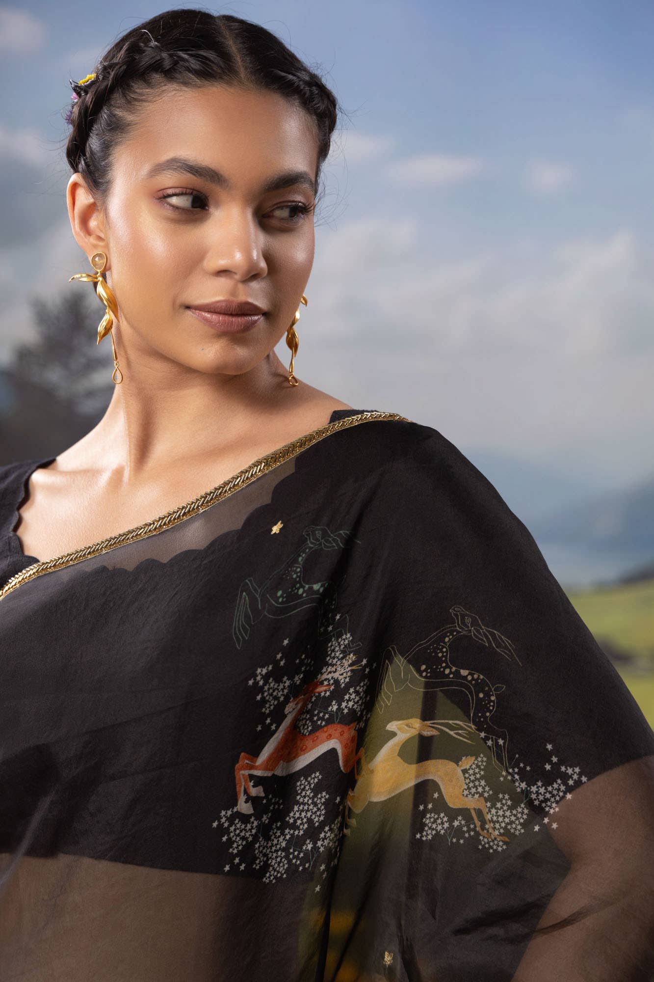 Leaping Deer-Black Pure Organza Silk Saree - Image 3