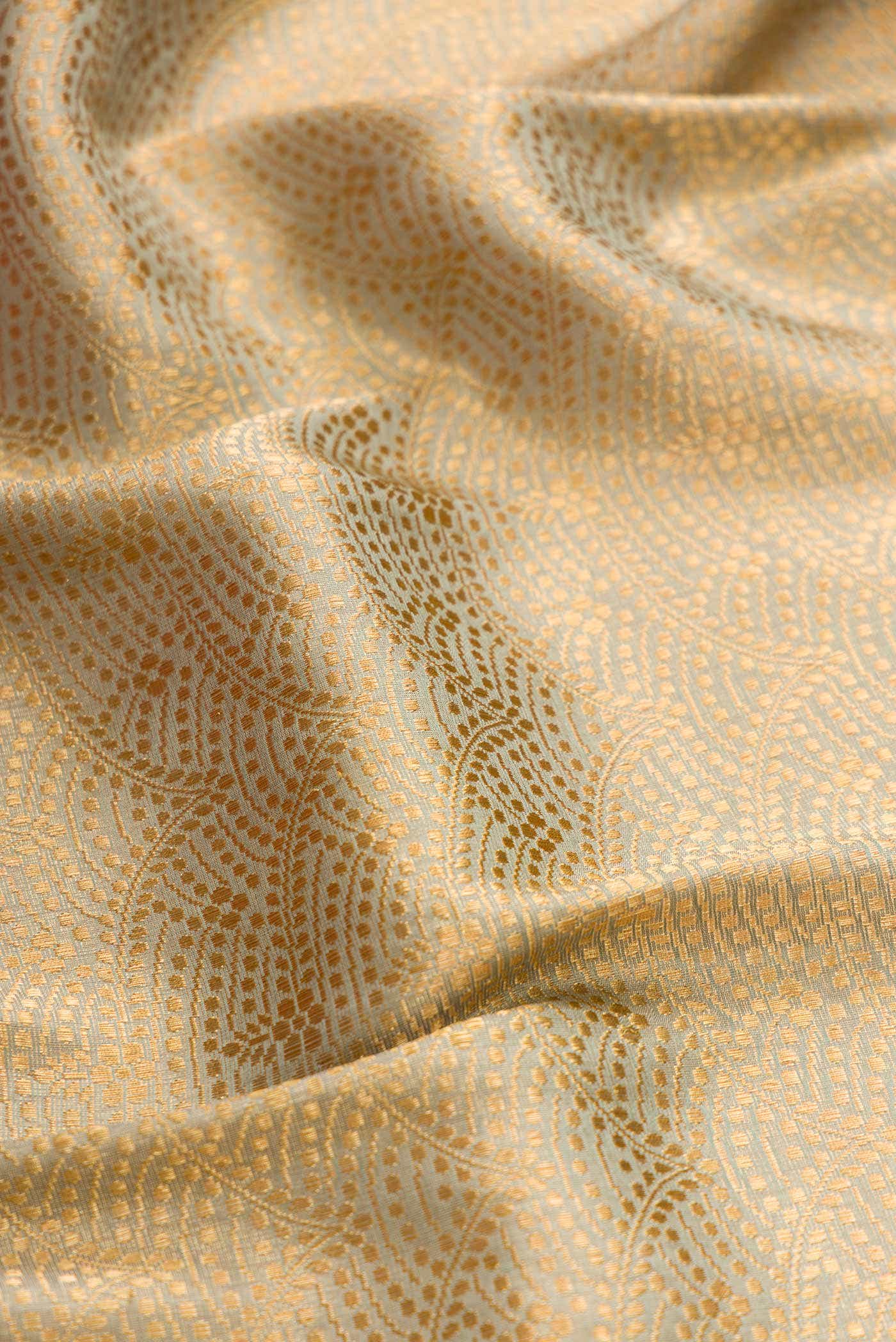 Pure Silk Pure Zari Gold Banarasi Saree - Image 9