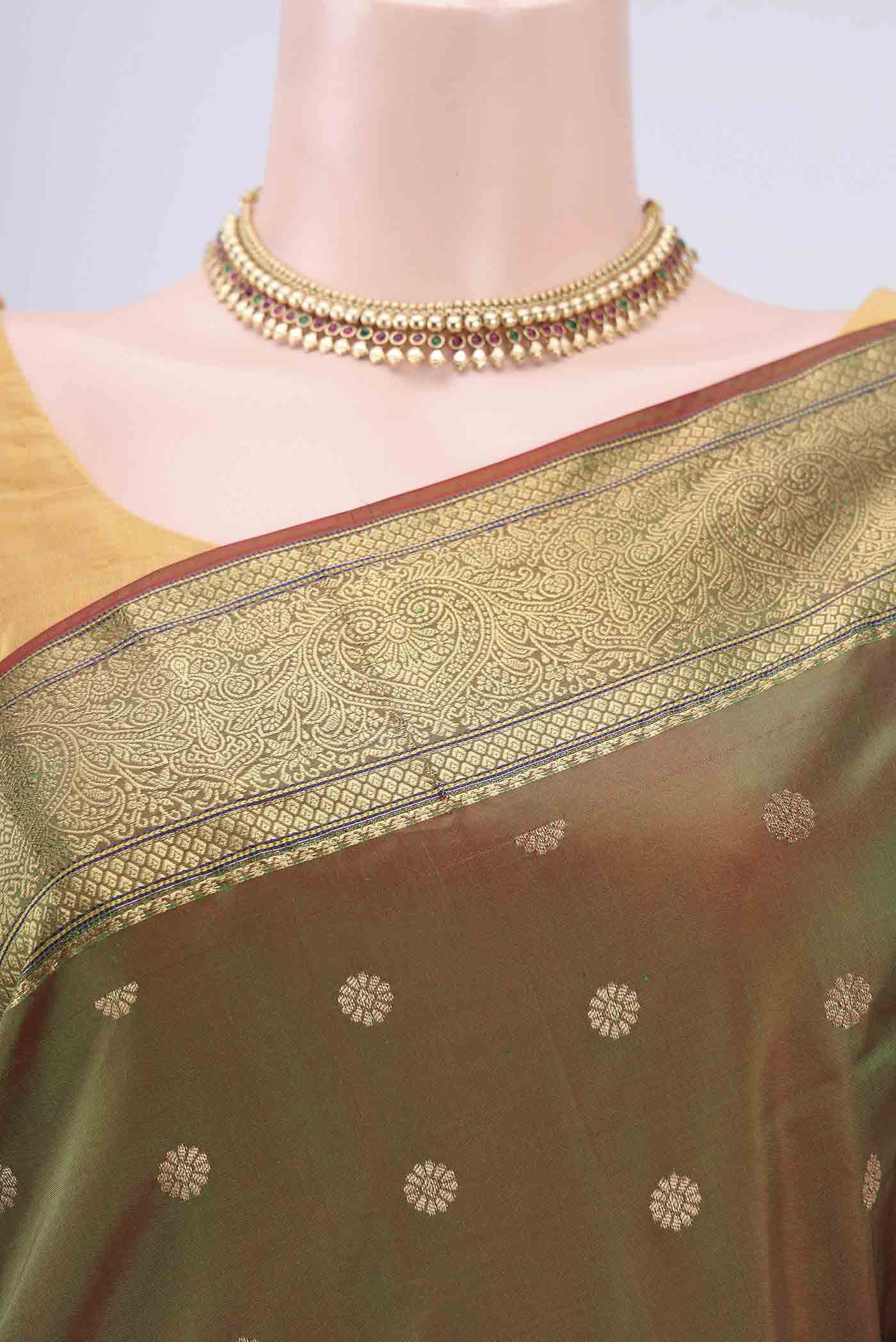 Green withMaroon Color Blended Bangalore Silk Saree - Image 2