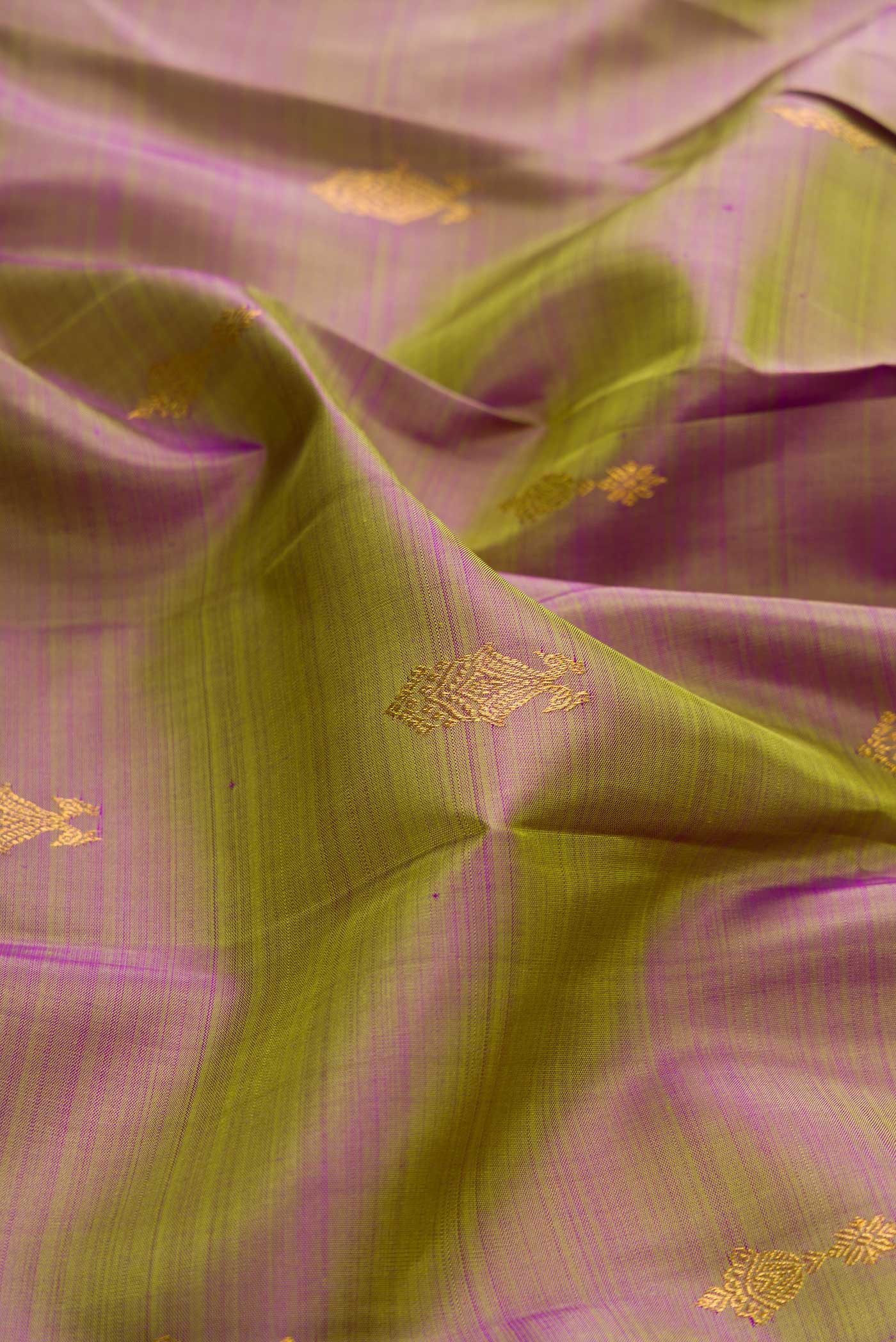 Green with Purple Color Kanjivaram Silk Saree - Image 2