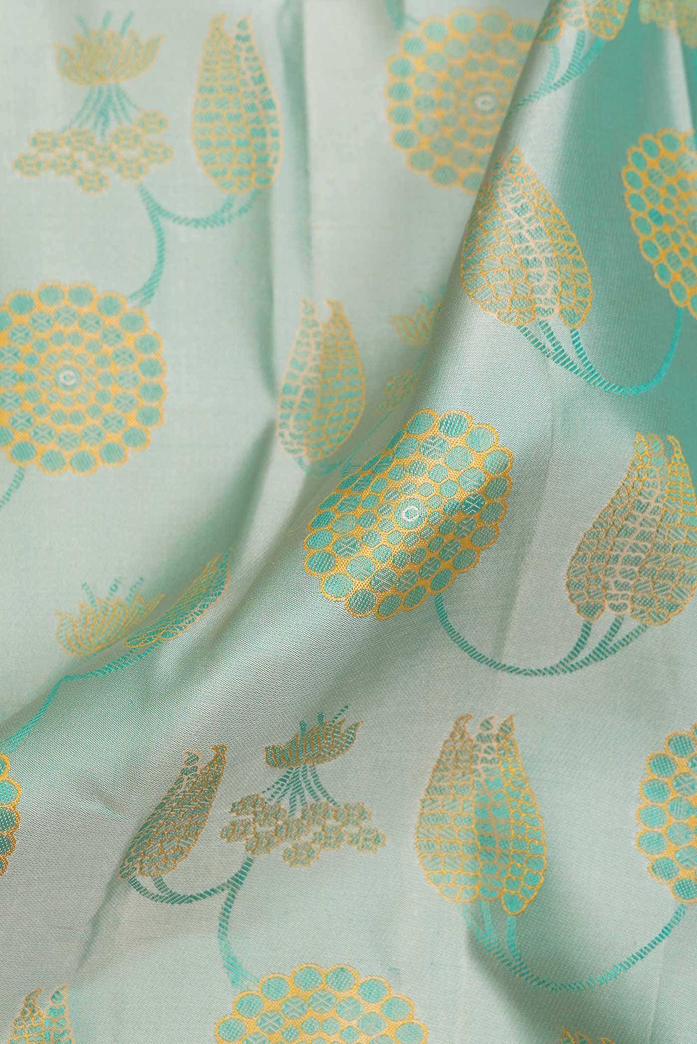 Light Green Dual Tone Kanchipuram Silk Saree - Image 3
