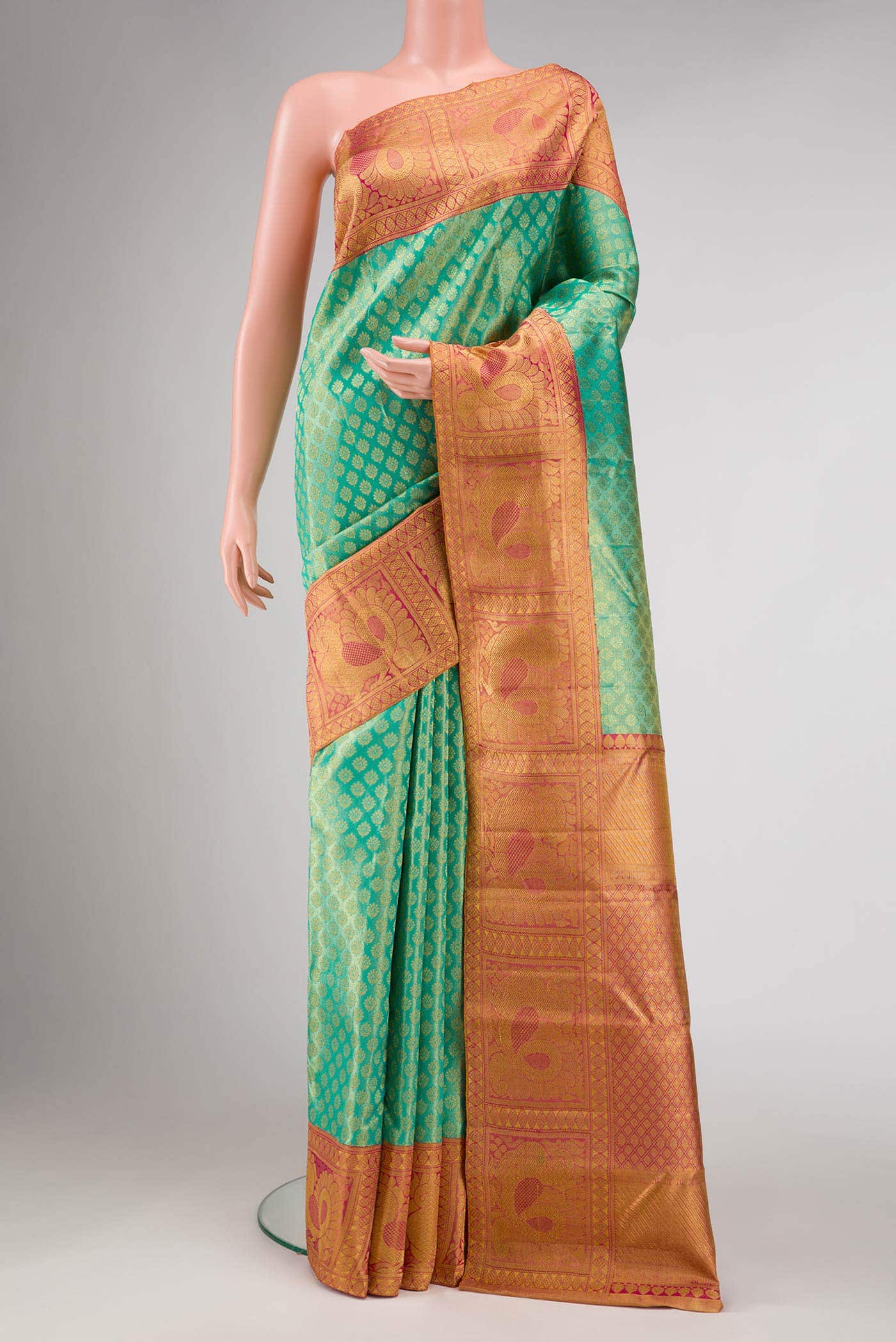 Light Green Kanchipuram Tissue Silk Saree - Image 7