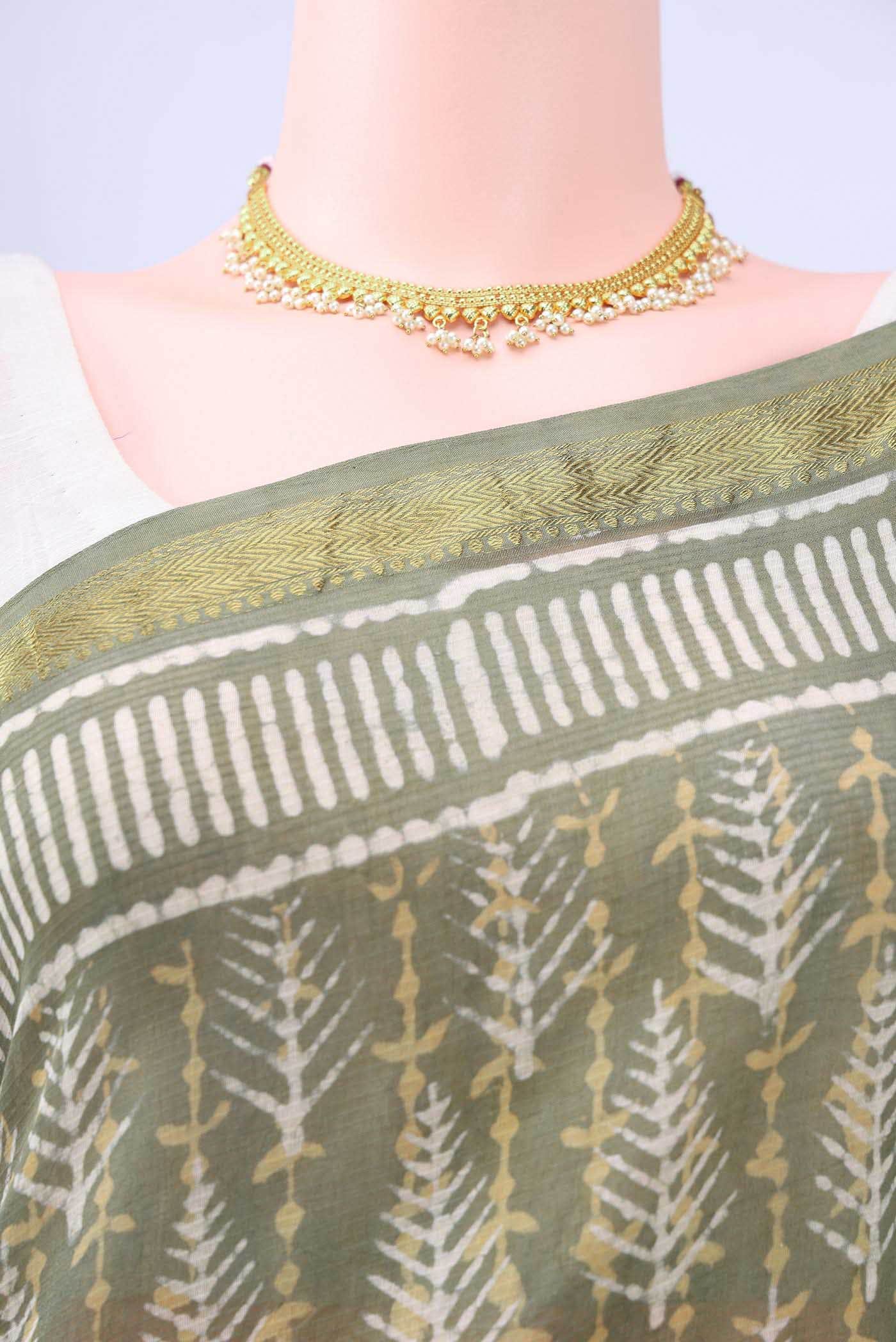 Light Green Maheshwari Silk Cotton Saree - Image 3